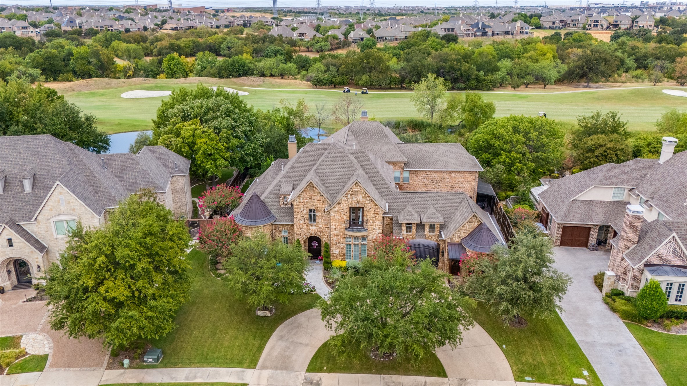 2613 Round Table Boulevard