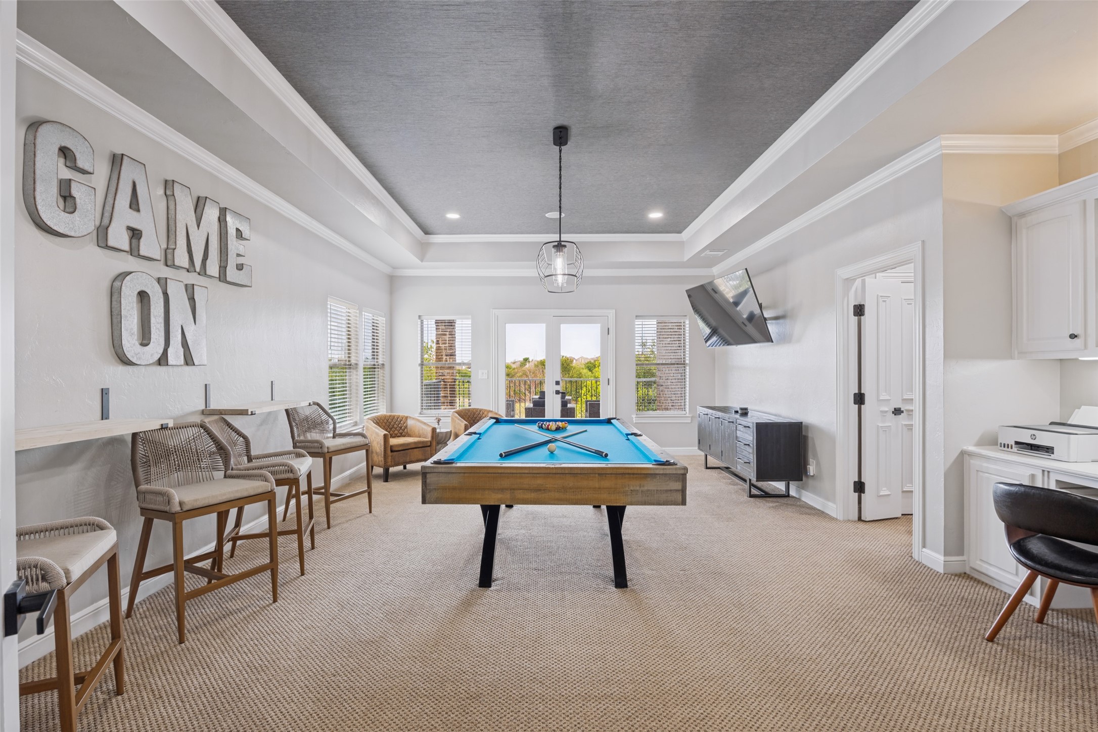 2613 Round Table Boulevard