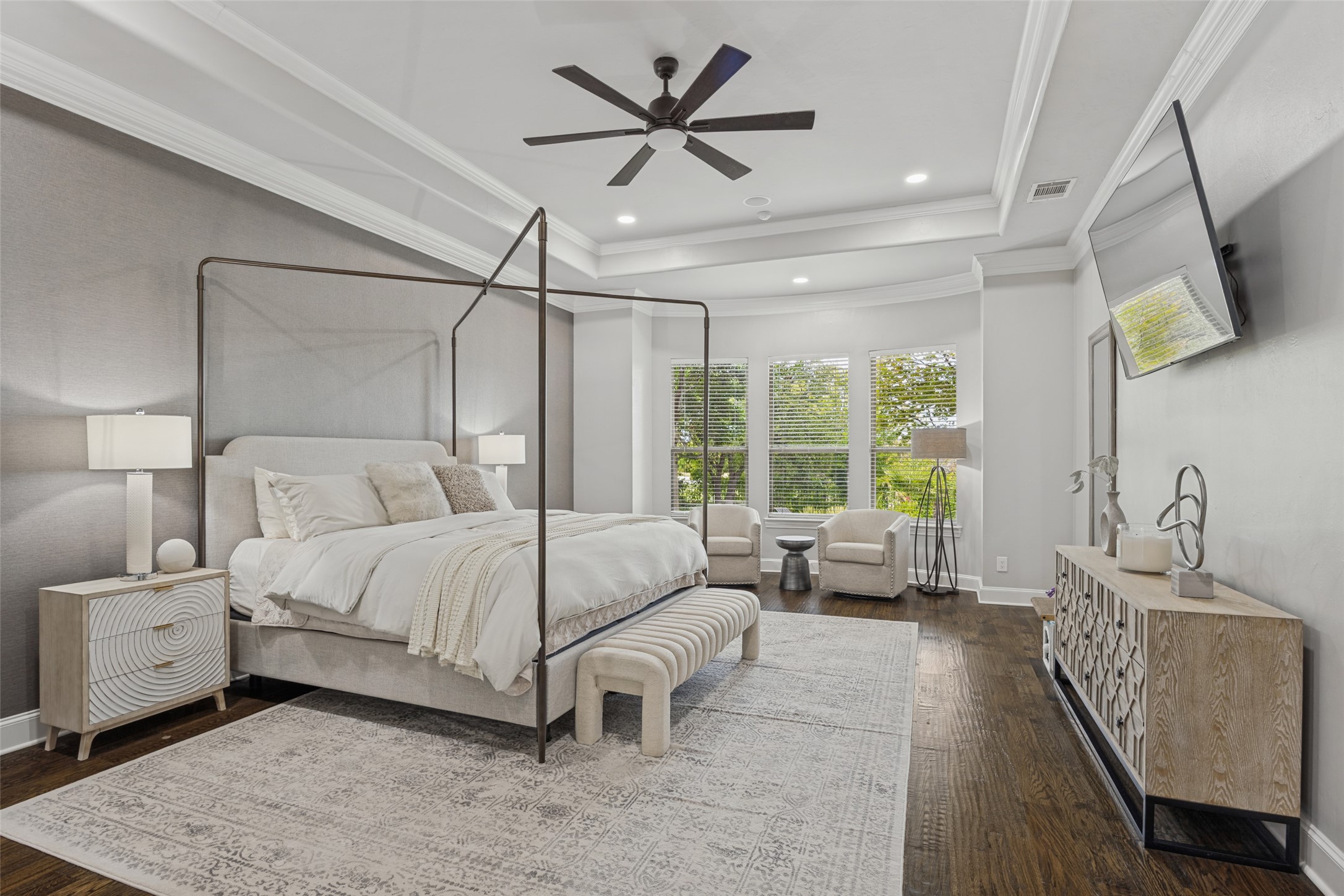 2613 Round Table Boulevard