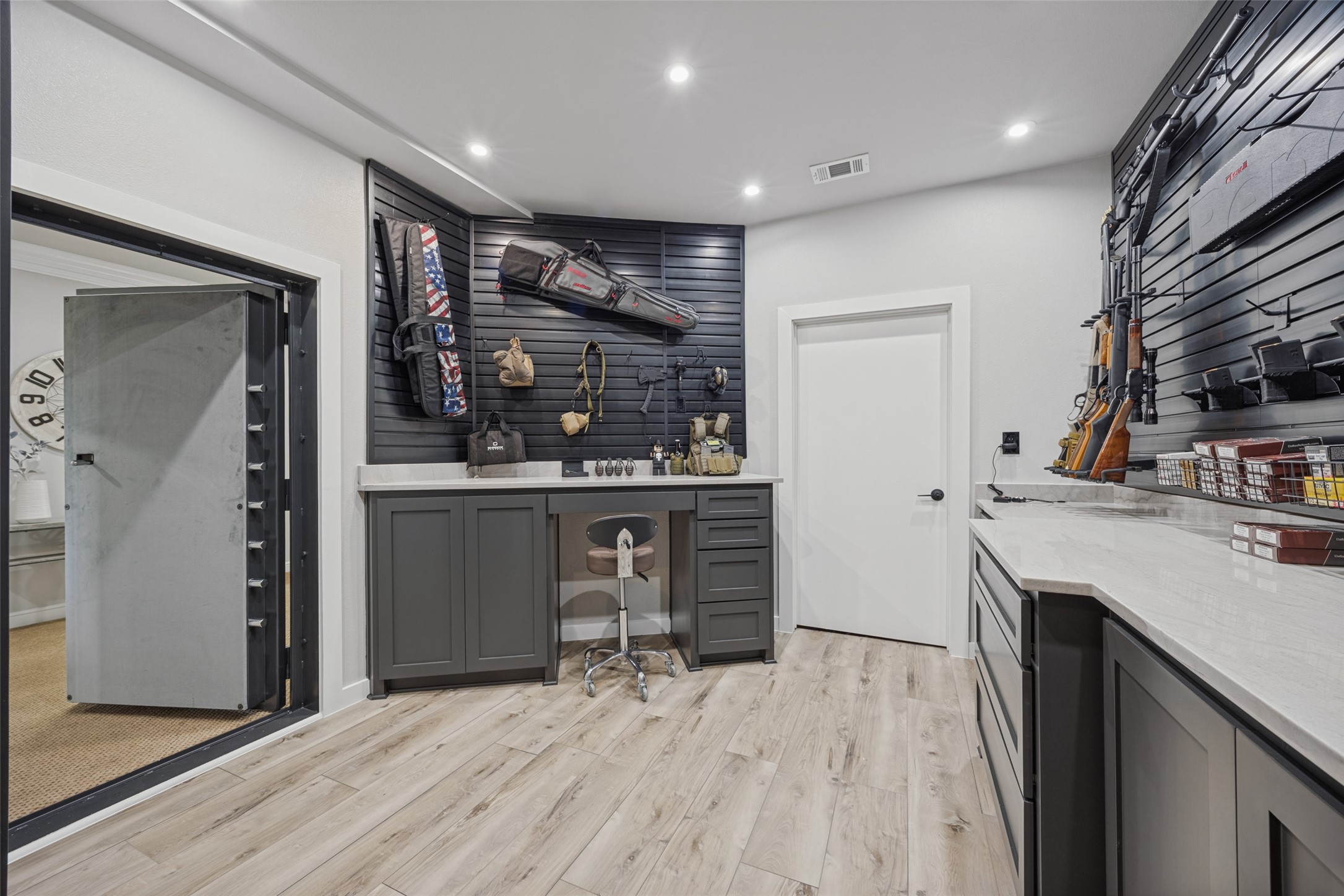 2613 Round Table Boulevard