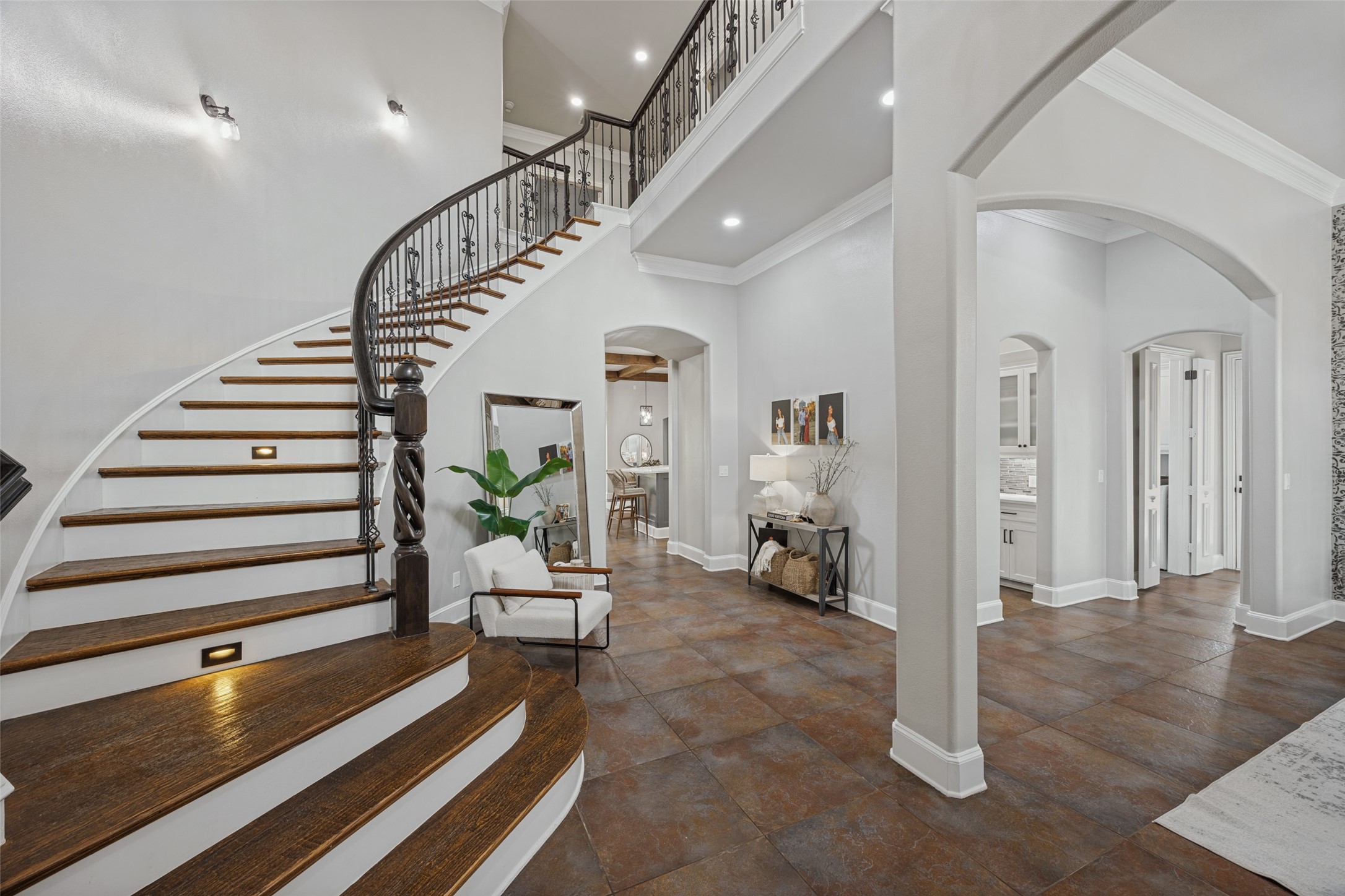 2613 Round Table Boulevard