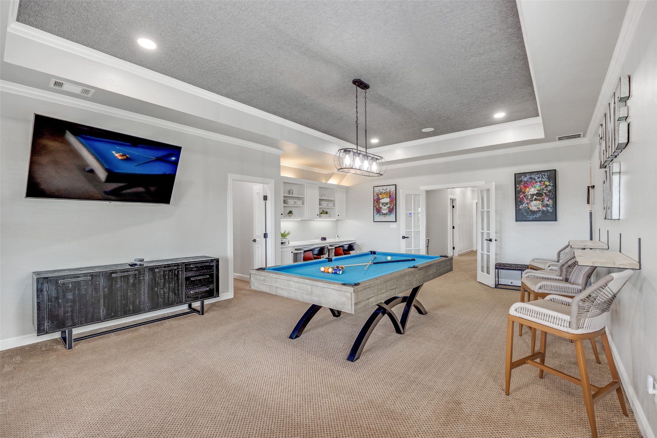 2613 Round Table Boulevard