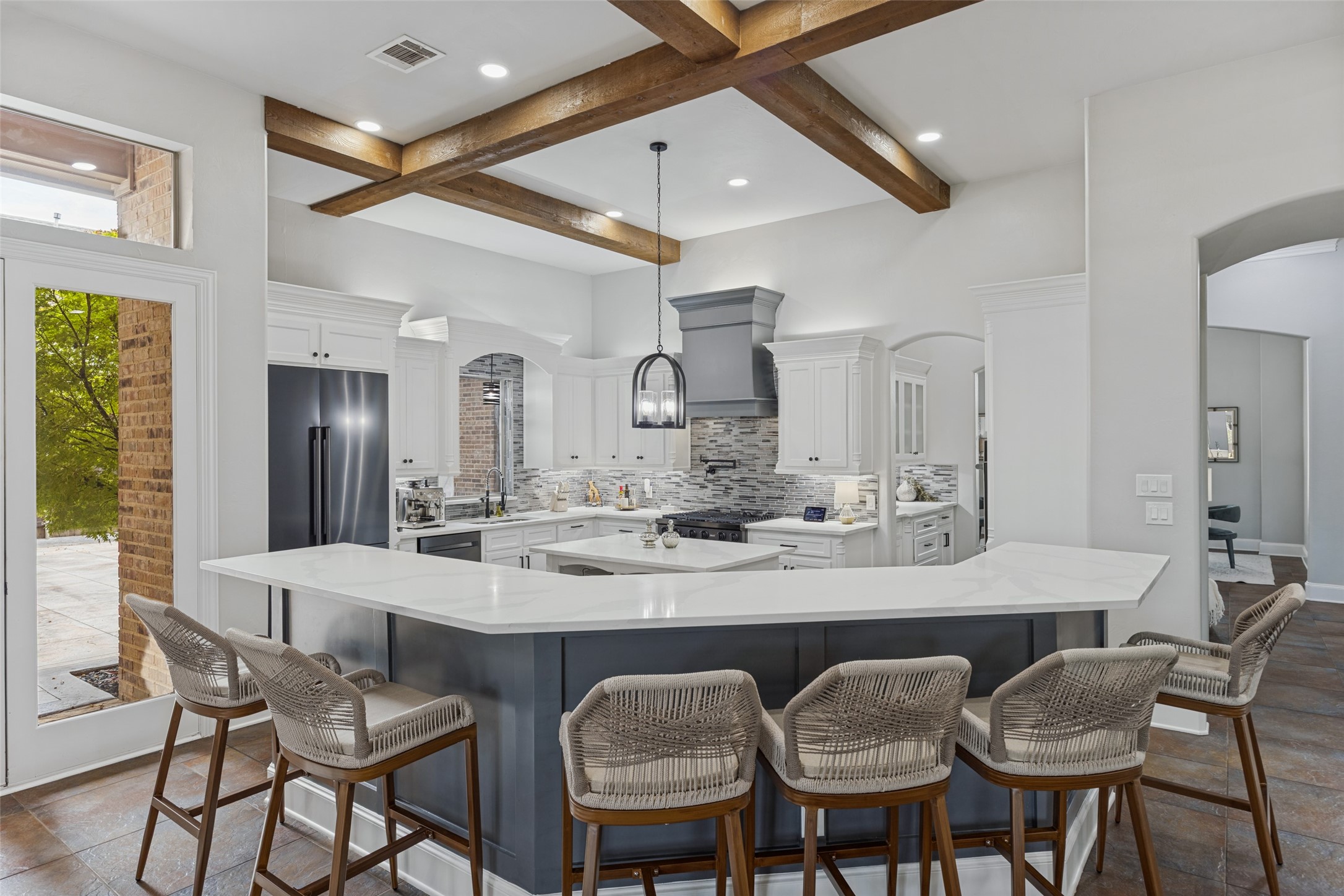 2613 Round Table Boulevard