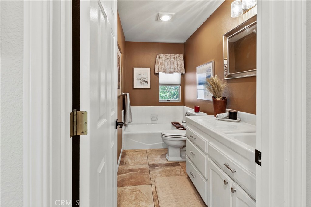 1609 Tanager Court