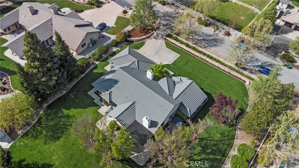1609 Tanager Court