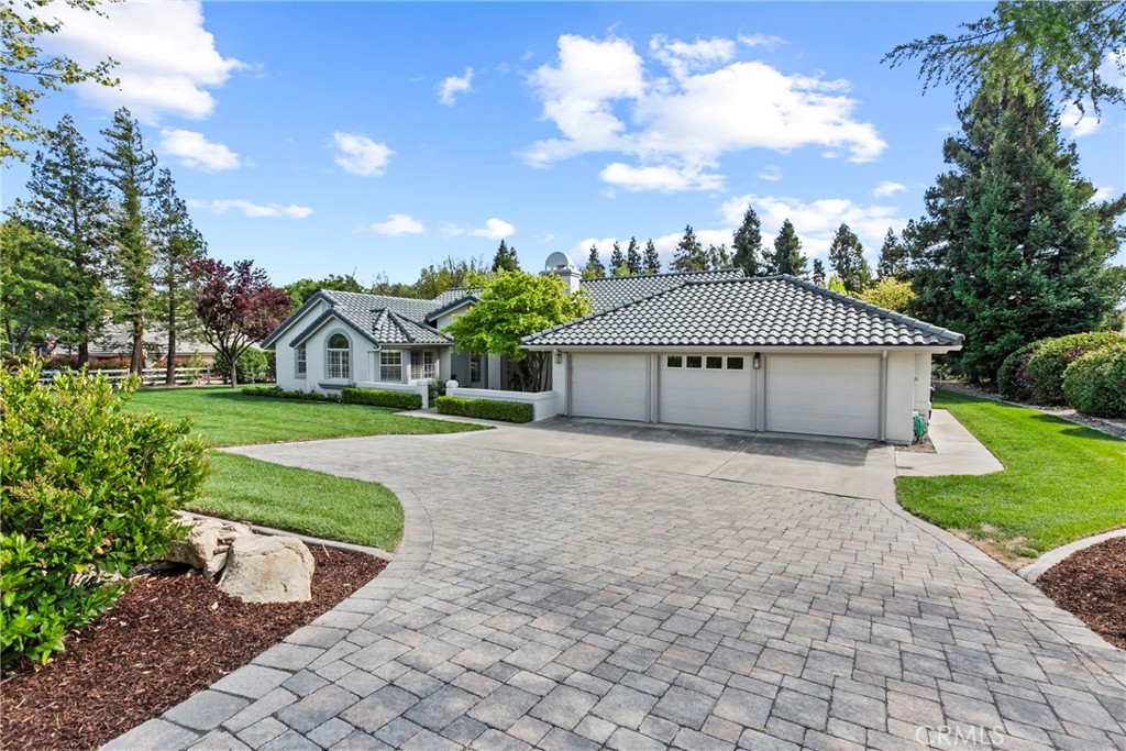1609 Tanager Court