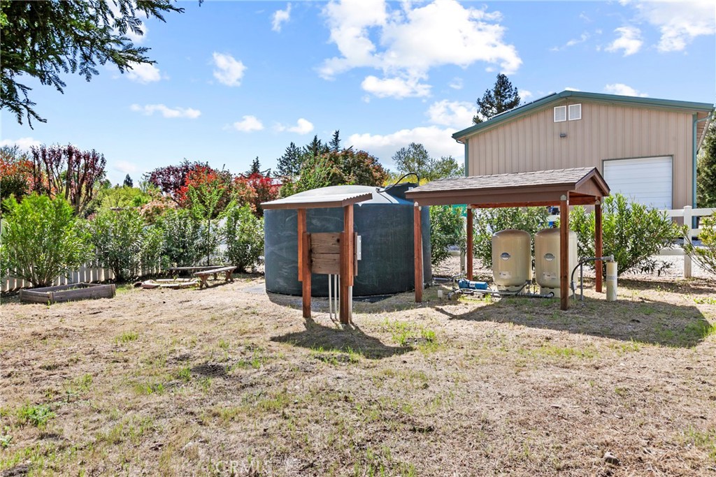 1609 Tanager Court