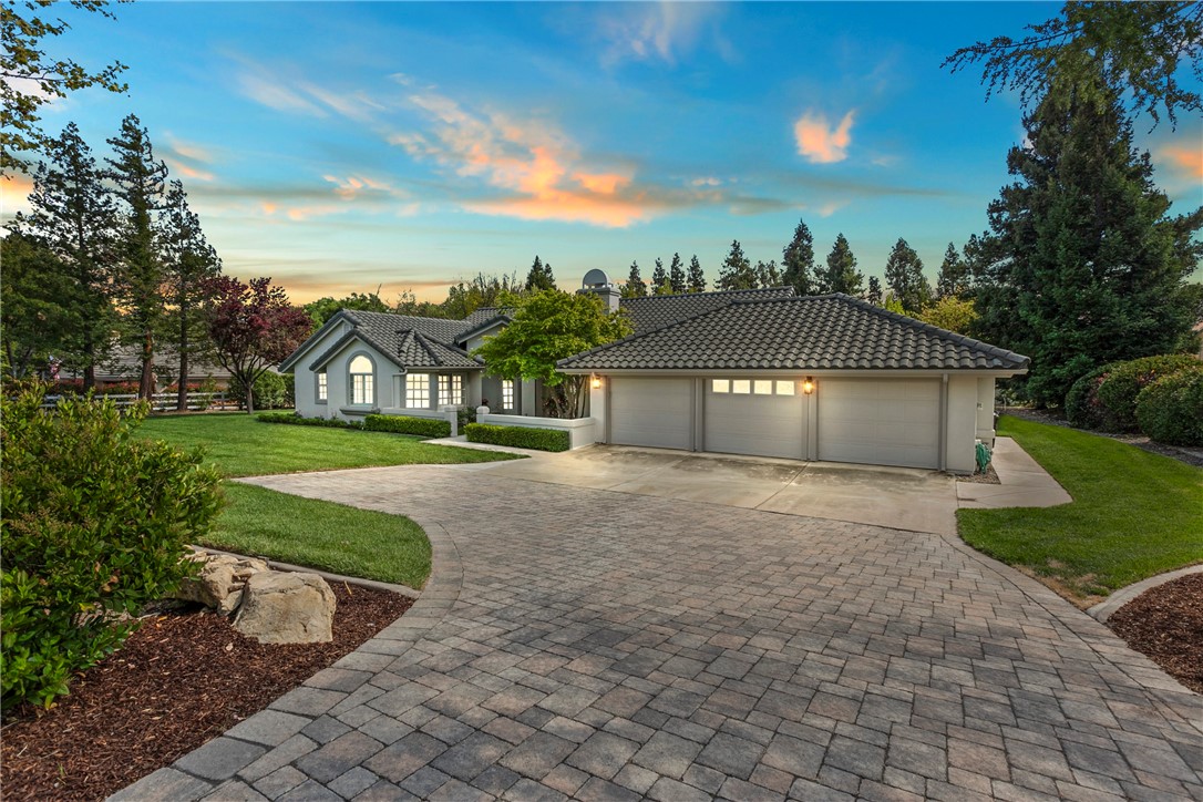 1609 Tanager Court