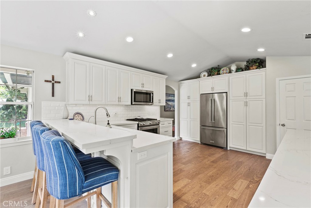 1609 Tanager Court