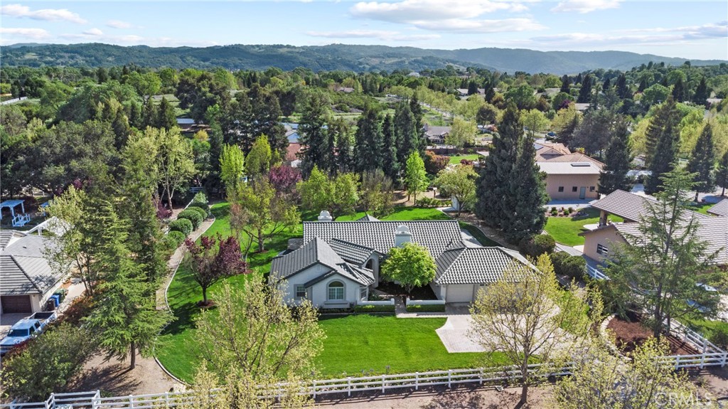 1609 Tanager Court