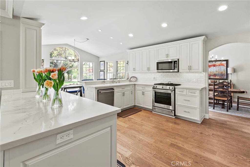 1609 Tanager Court