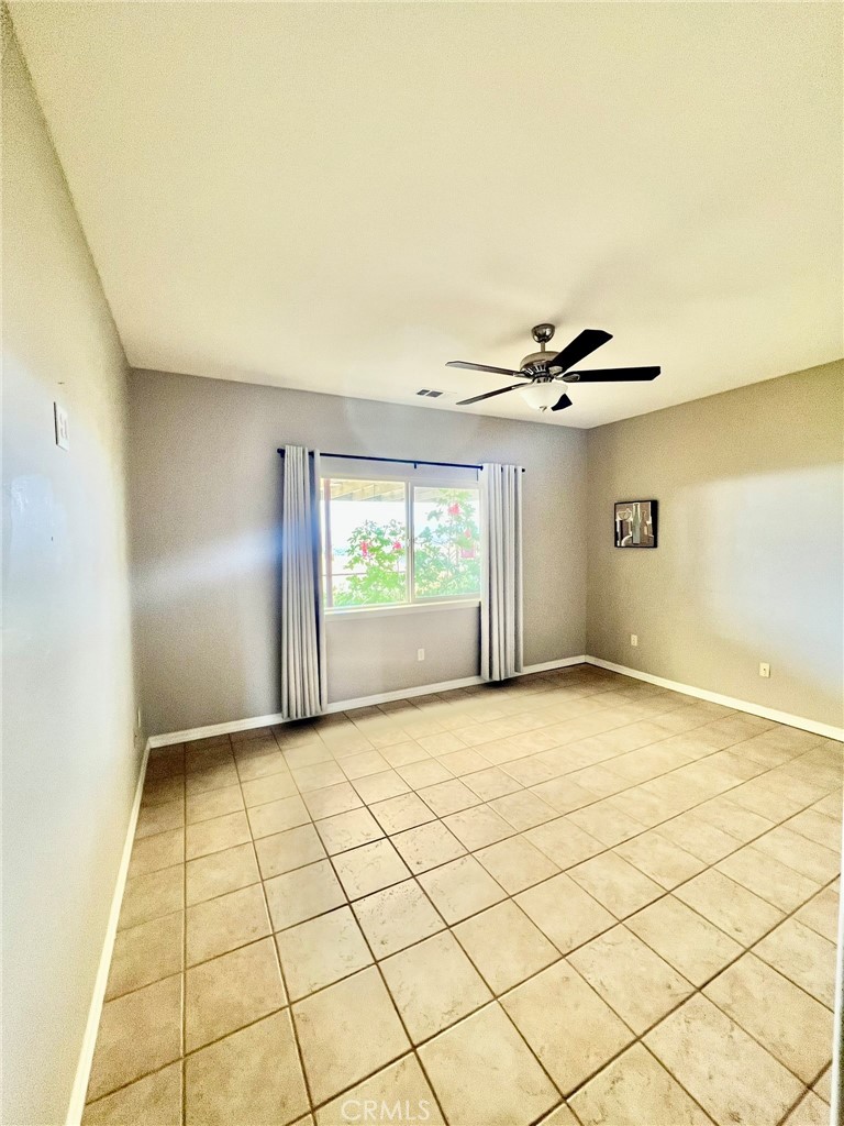 8580 Warren