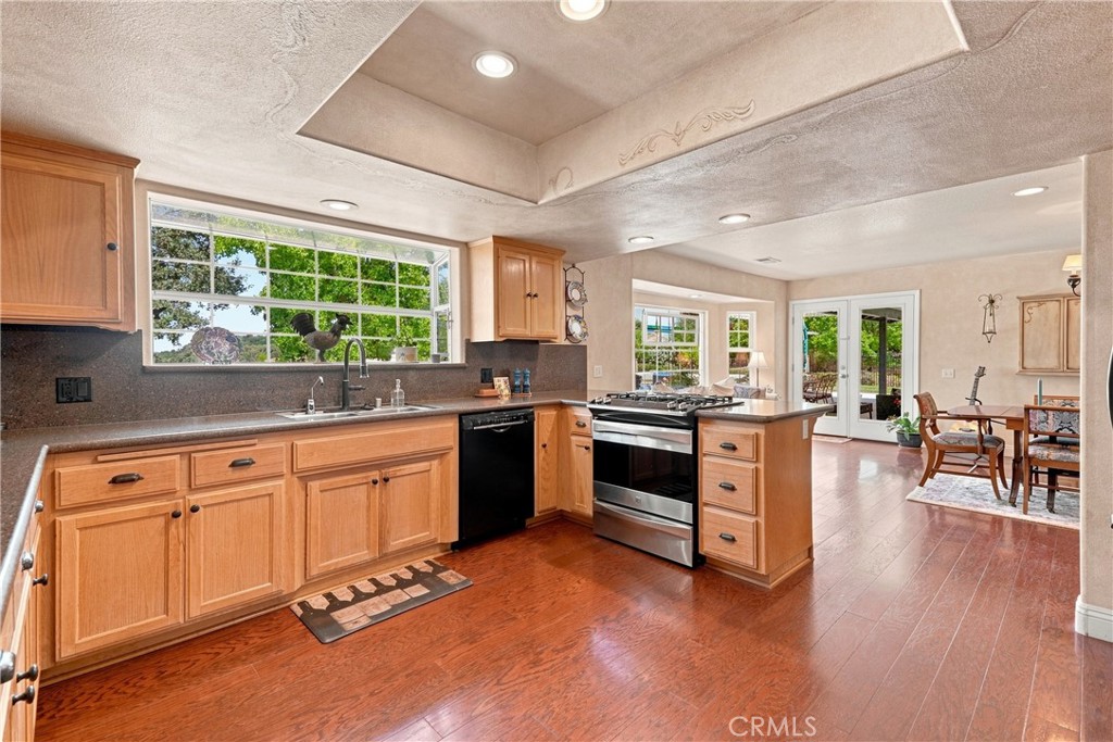 915 Santa Rita
