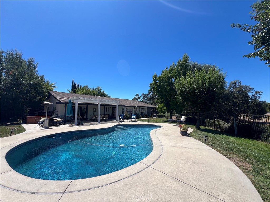 915 Santa Rita