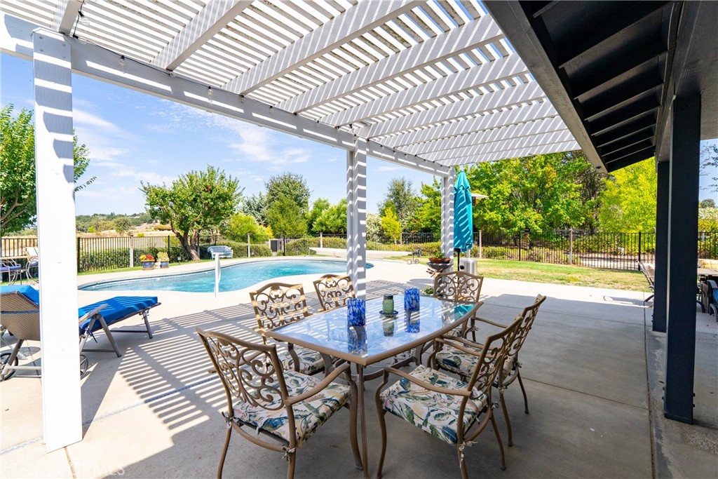 915 Santa Rita
