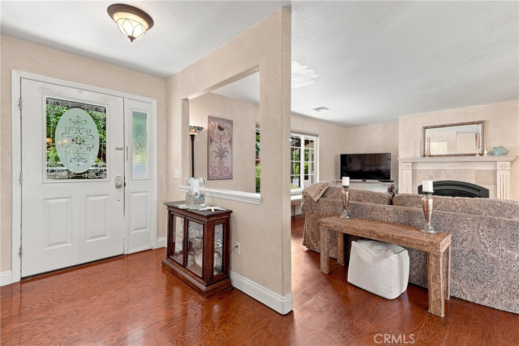 915 Santa Rita