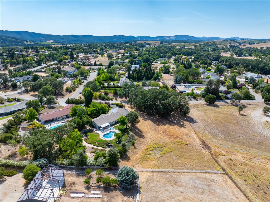 915 Santa Rita