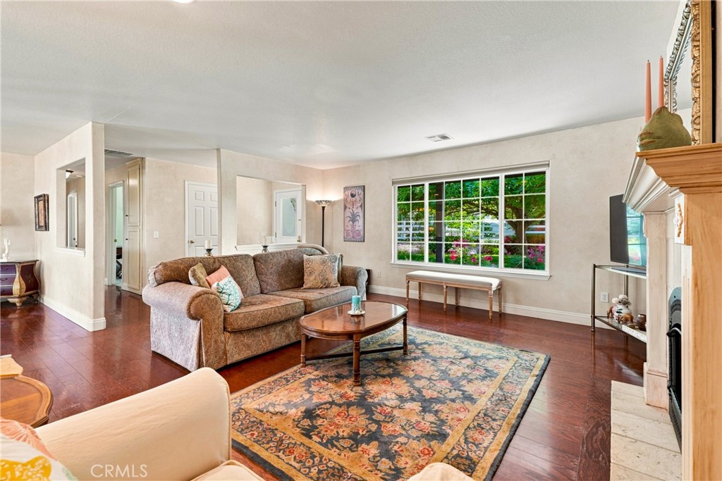 915 Santa Rita