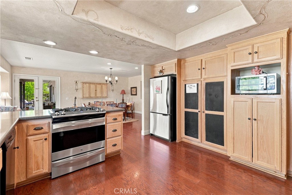 915 Santa Rita