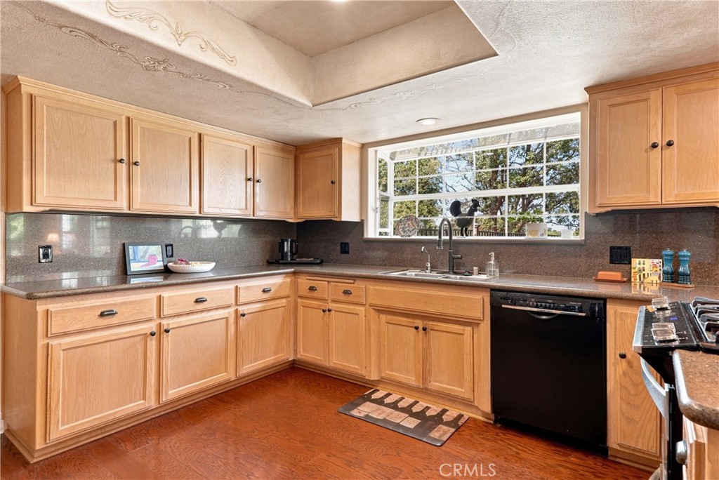 915 Santa Rita
