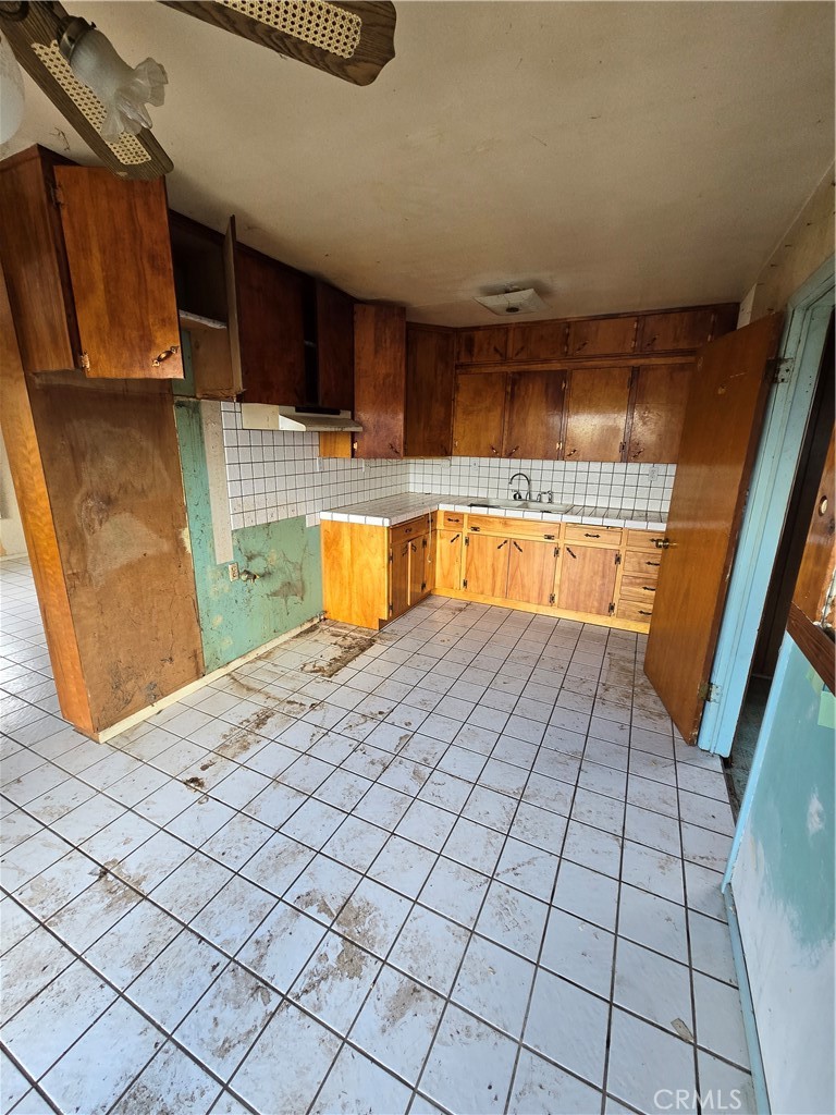 4695 Arizona Ave Avenue