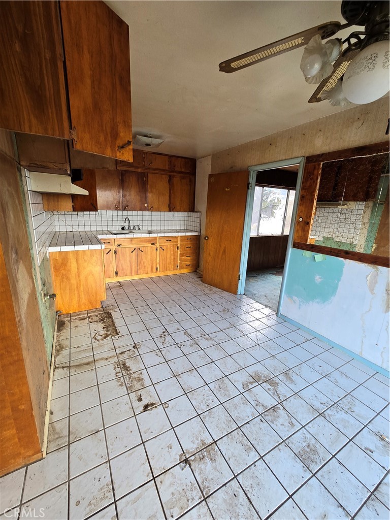 4695 Arizona Ave Avenue