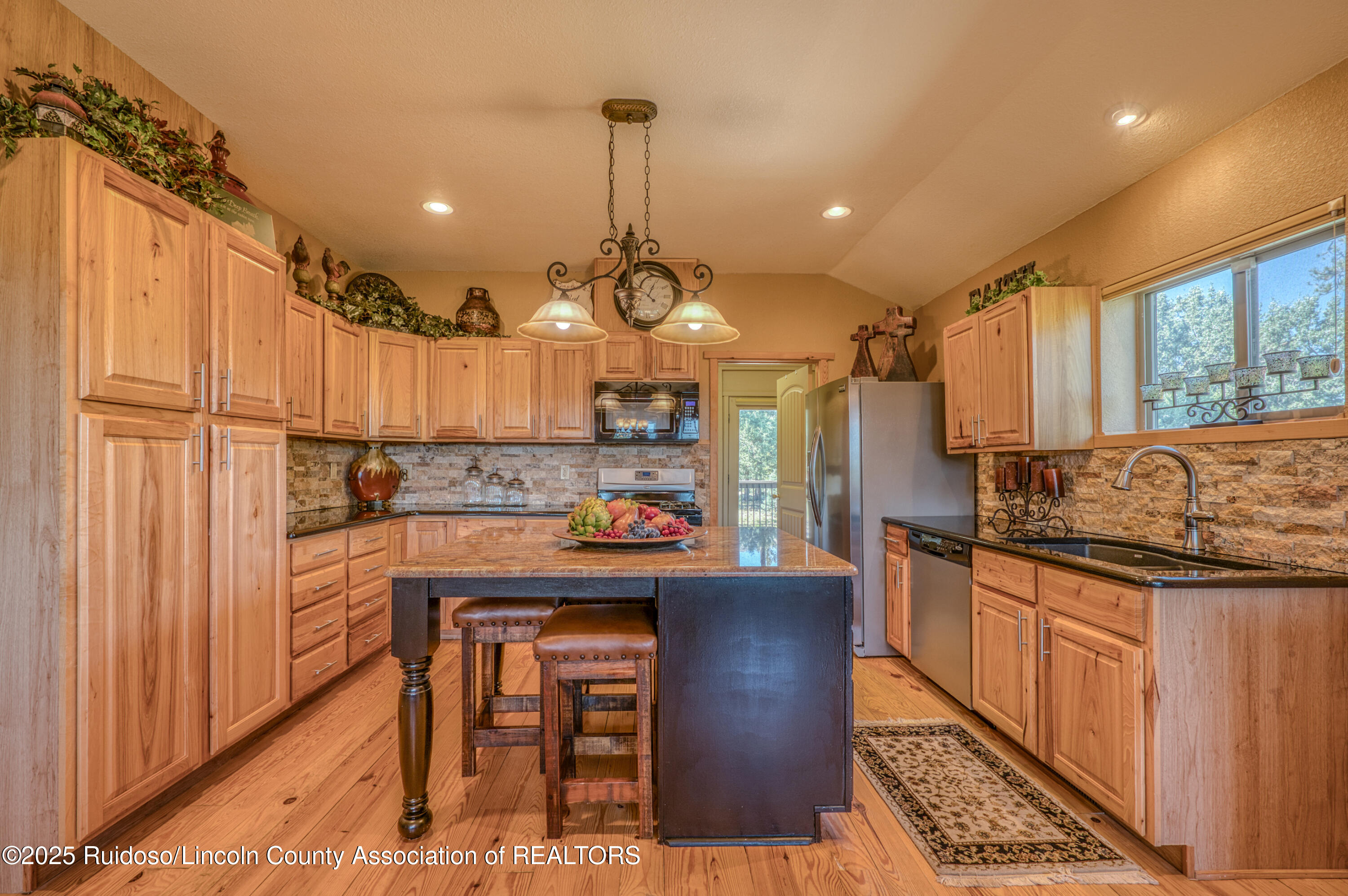 135 Sun Mountain Loop