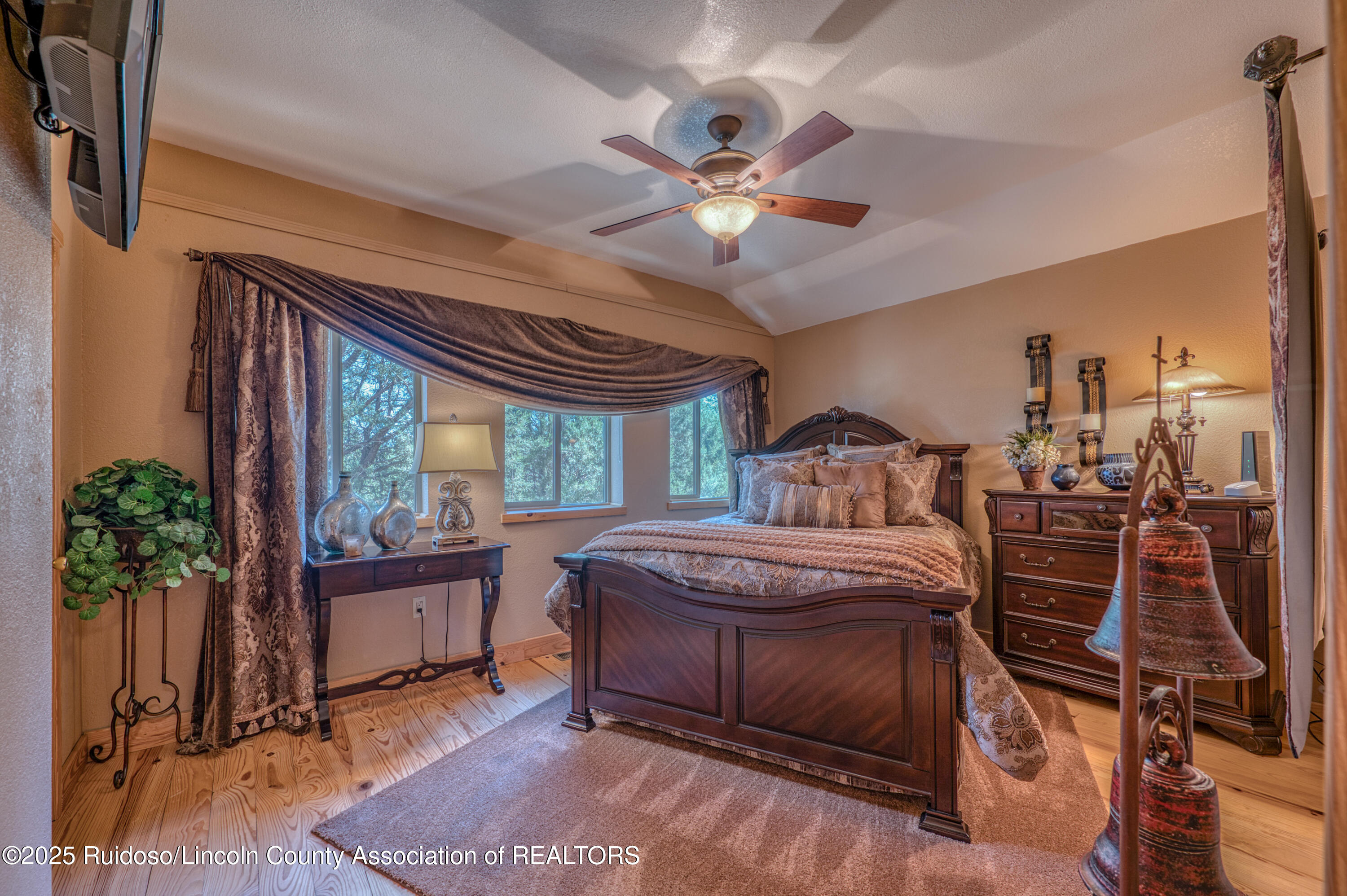 135 Sun Mountain Loop