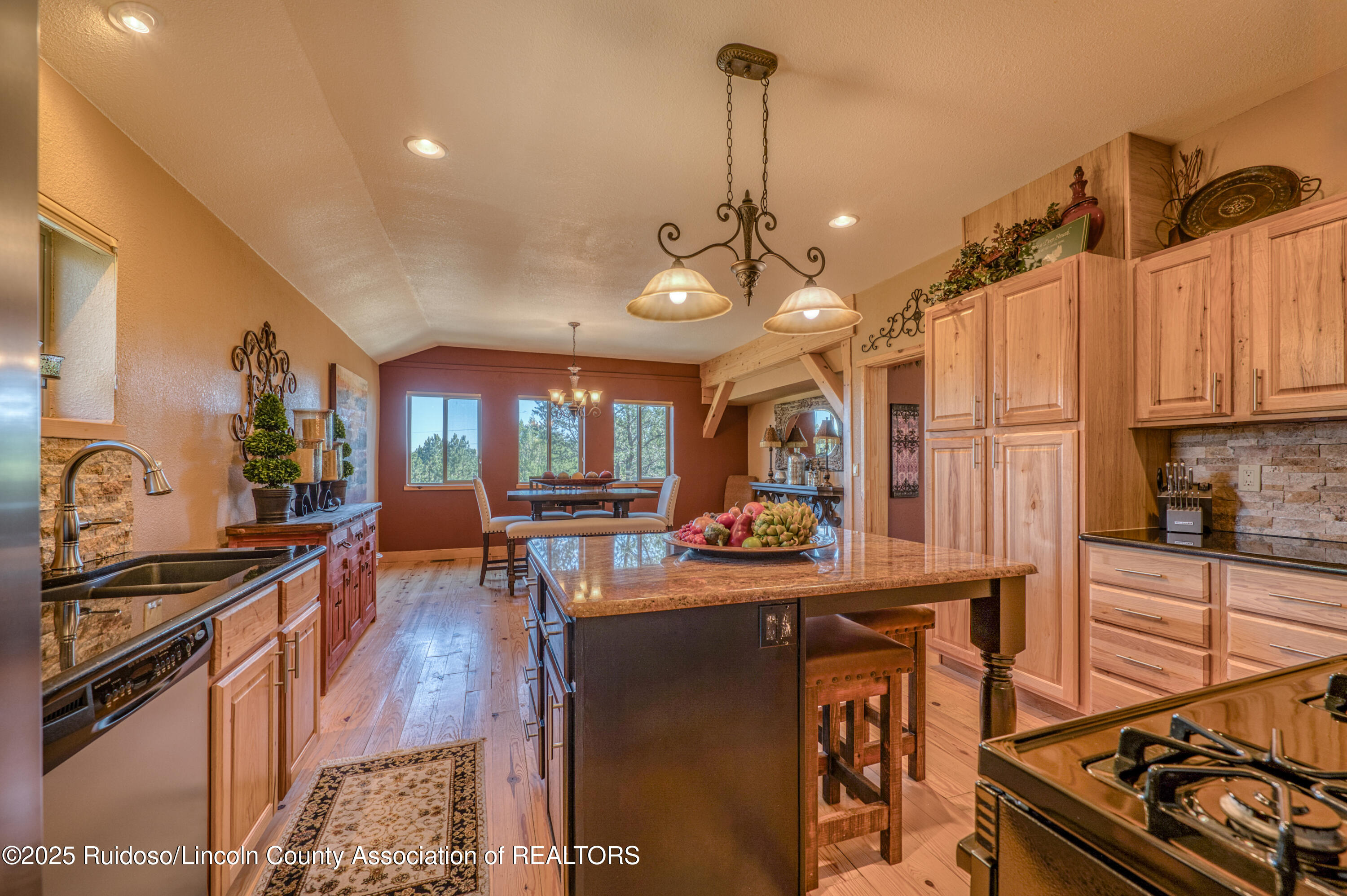 135 Sun Mountain Loop