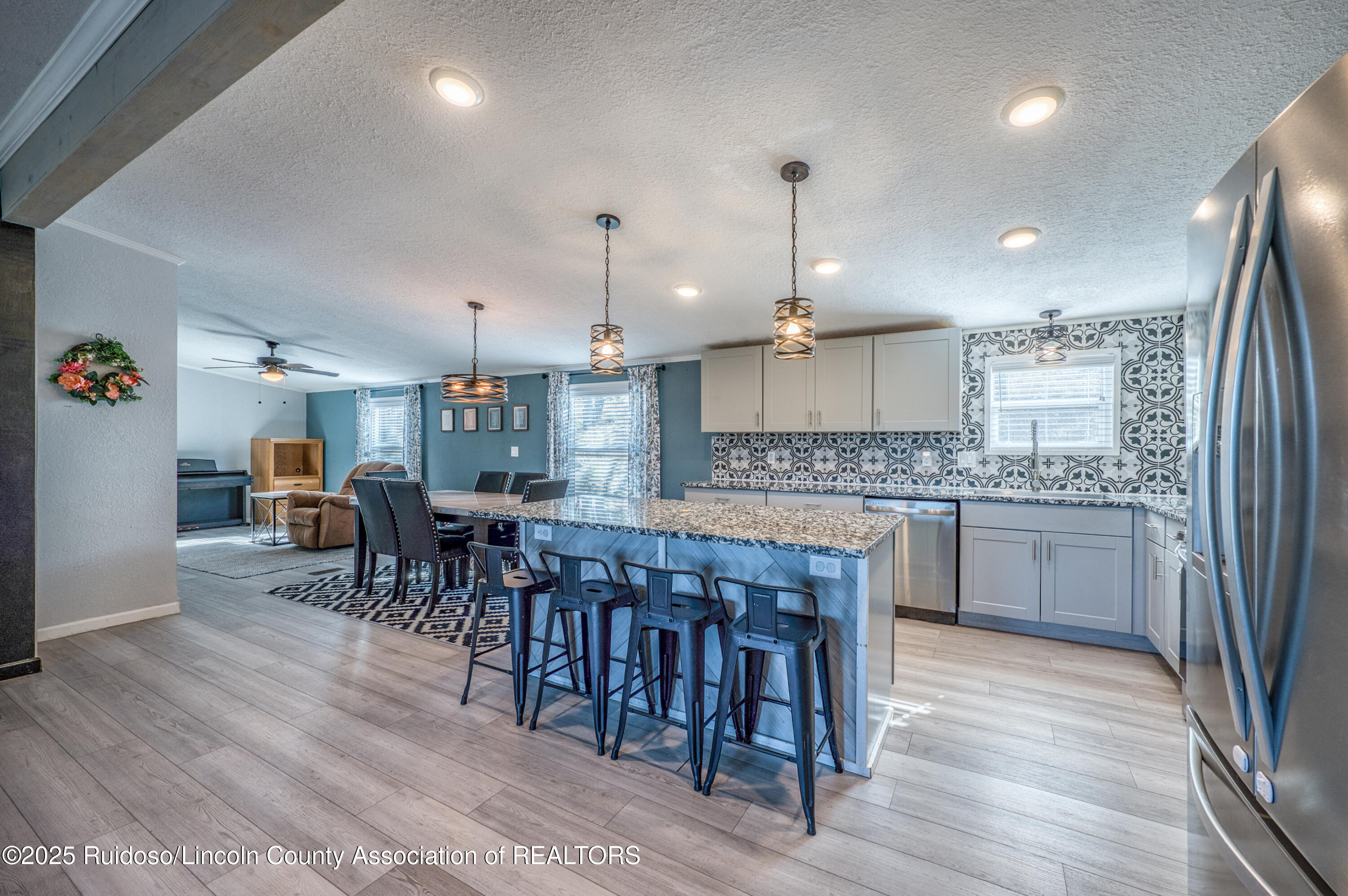 140 W Grand View Road