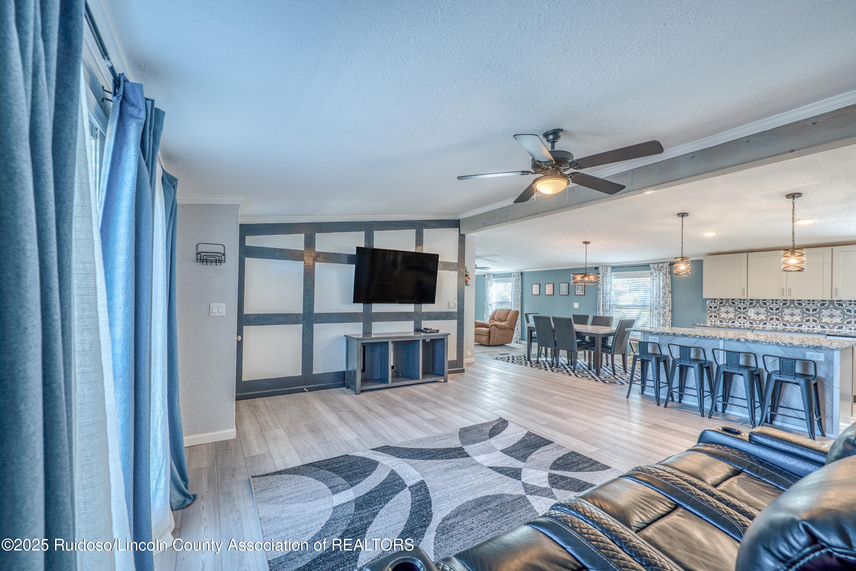 140 W Grand View Road