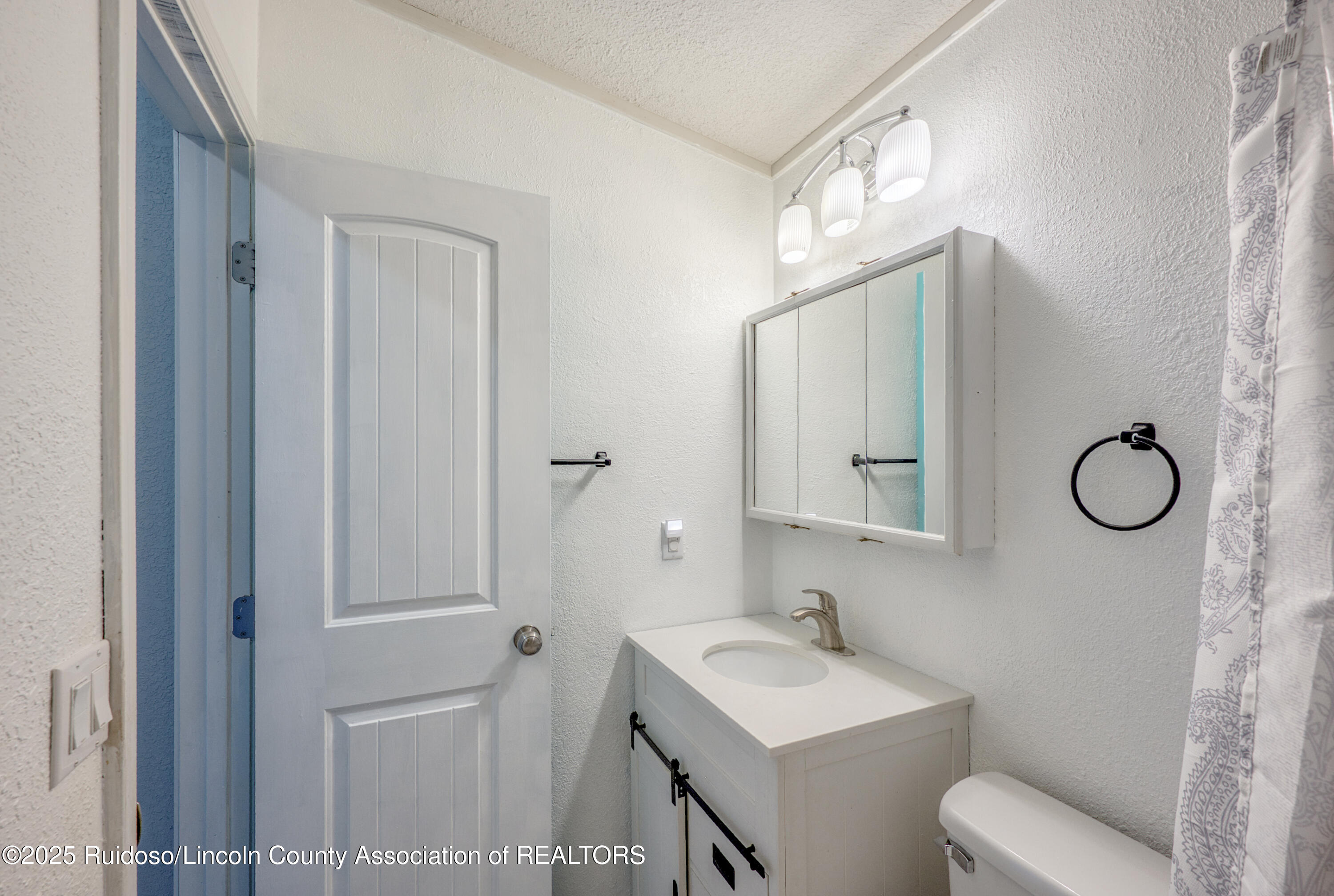 140 W Grand View Road