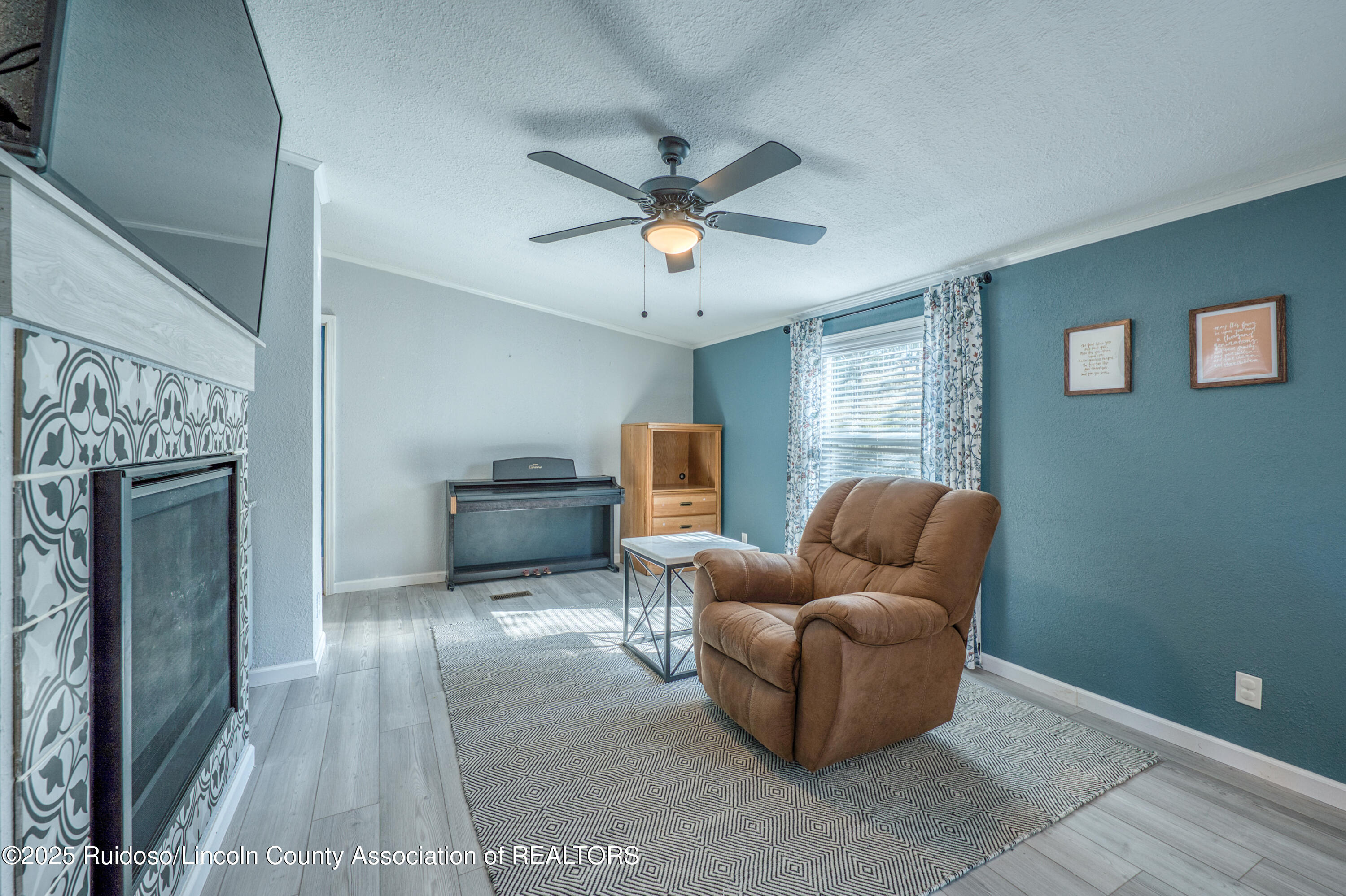 140 W Grand View Road