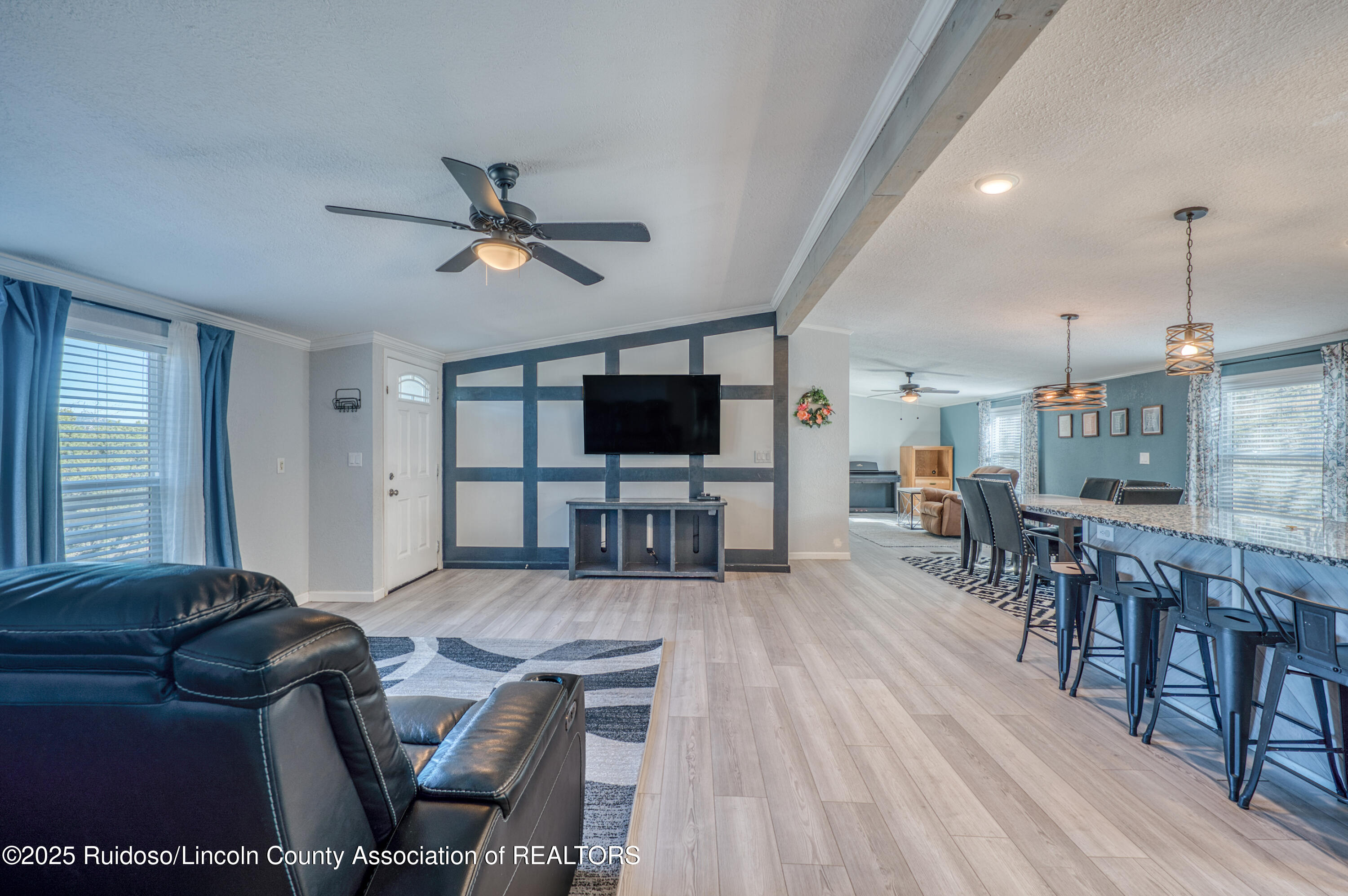 140 W Grand View Road