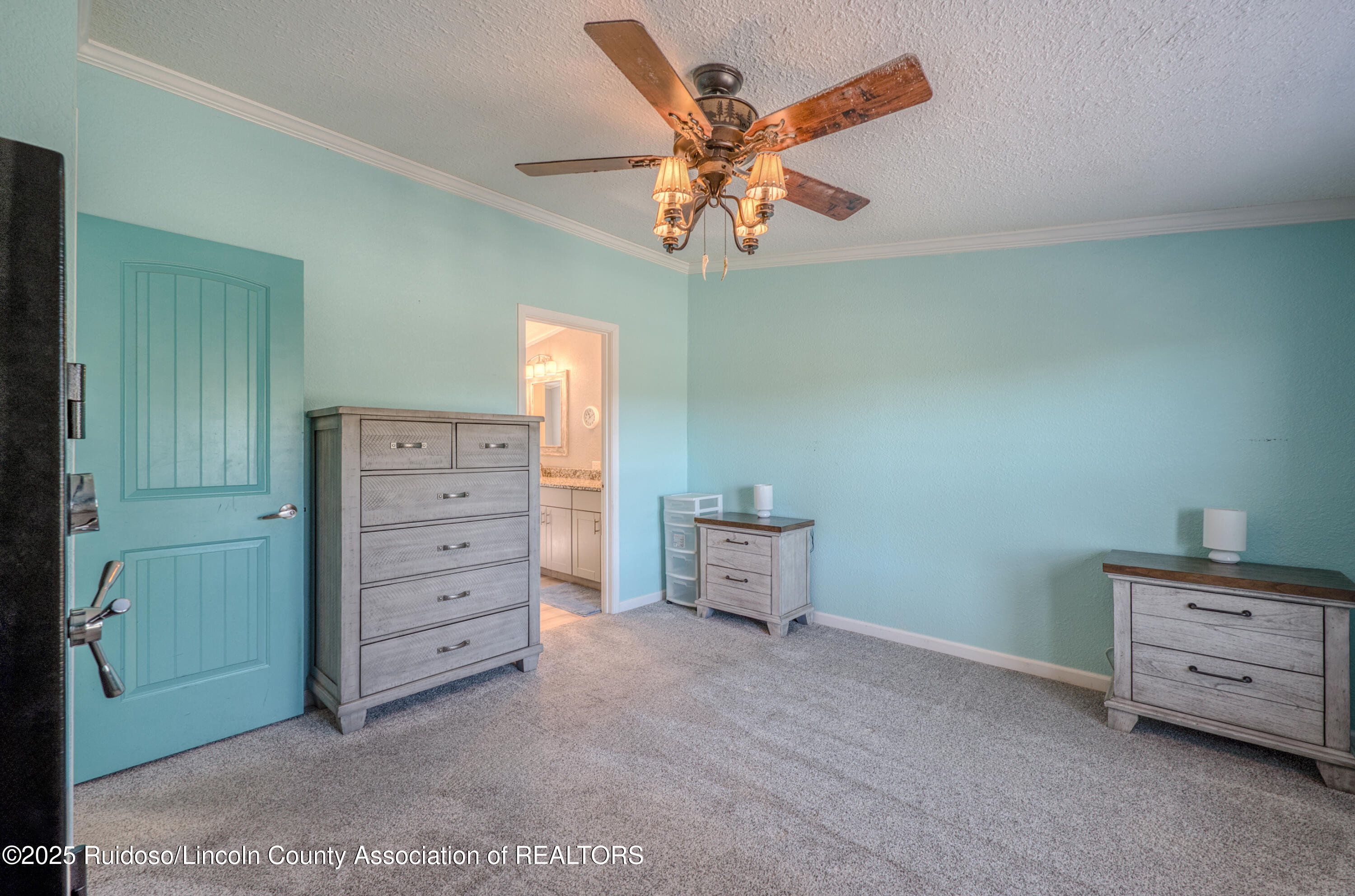 140 W Grand View Road