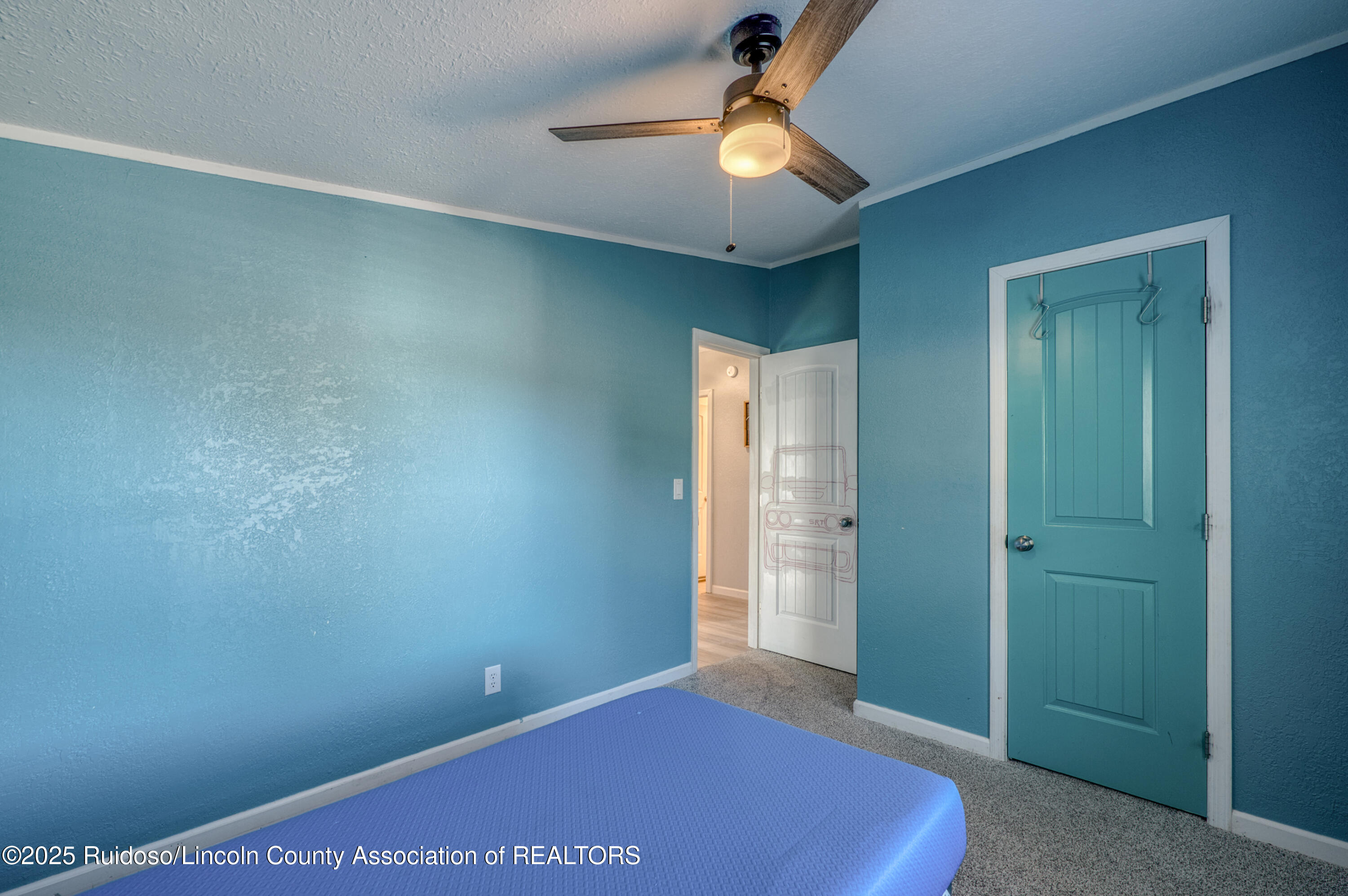 140 W Grand View Road