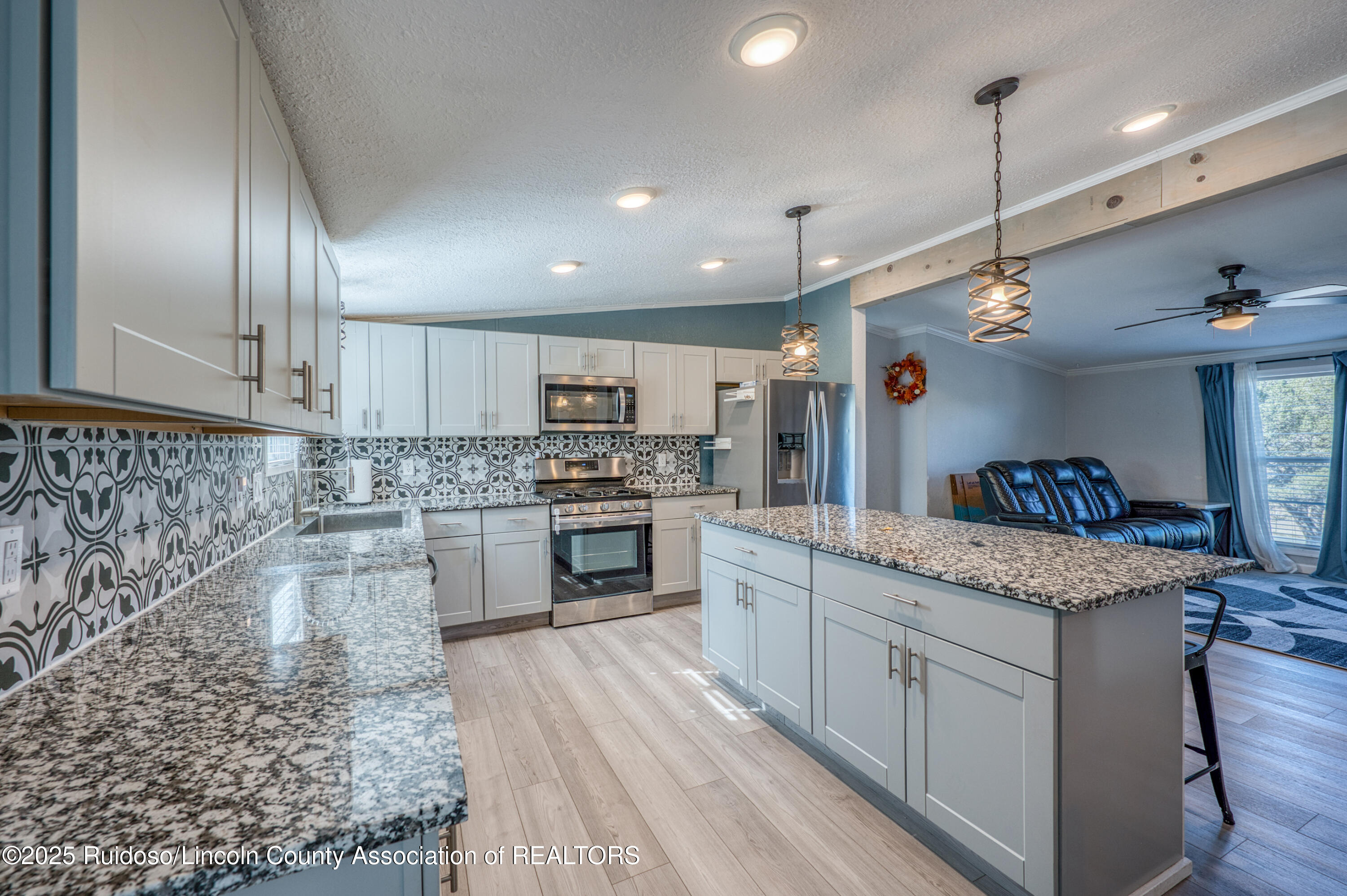 140 W Grand View Road