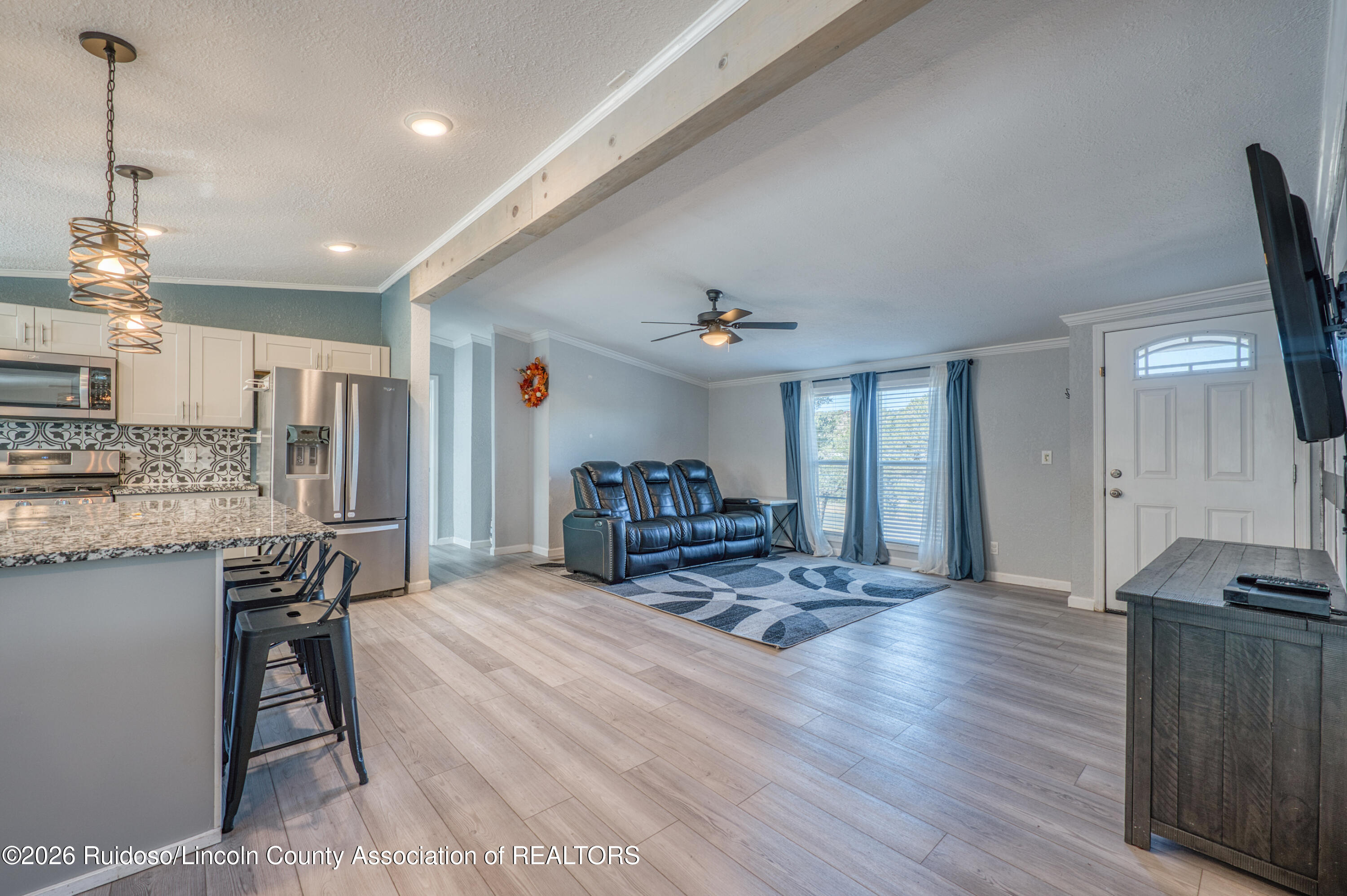 140 W Grand View Road