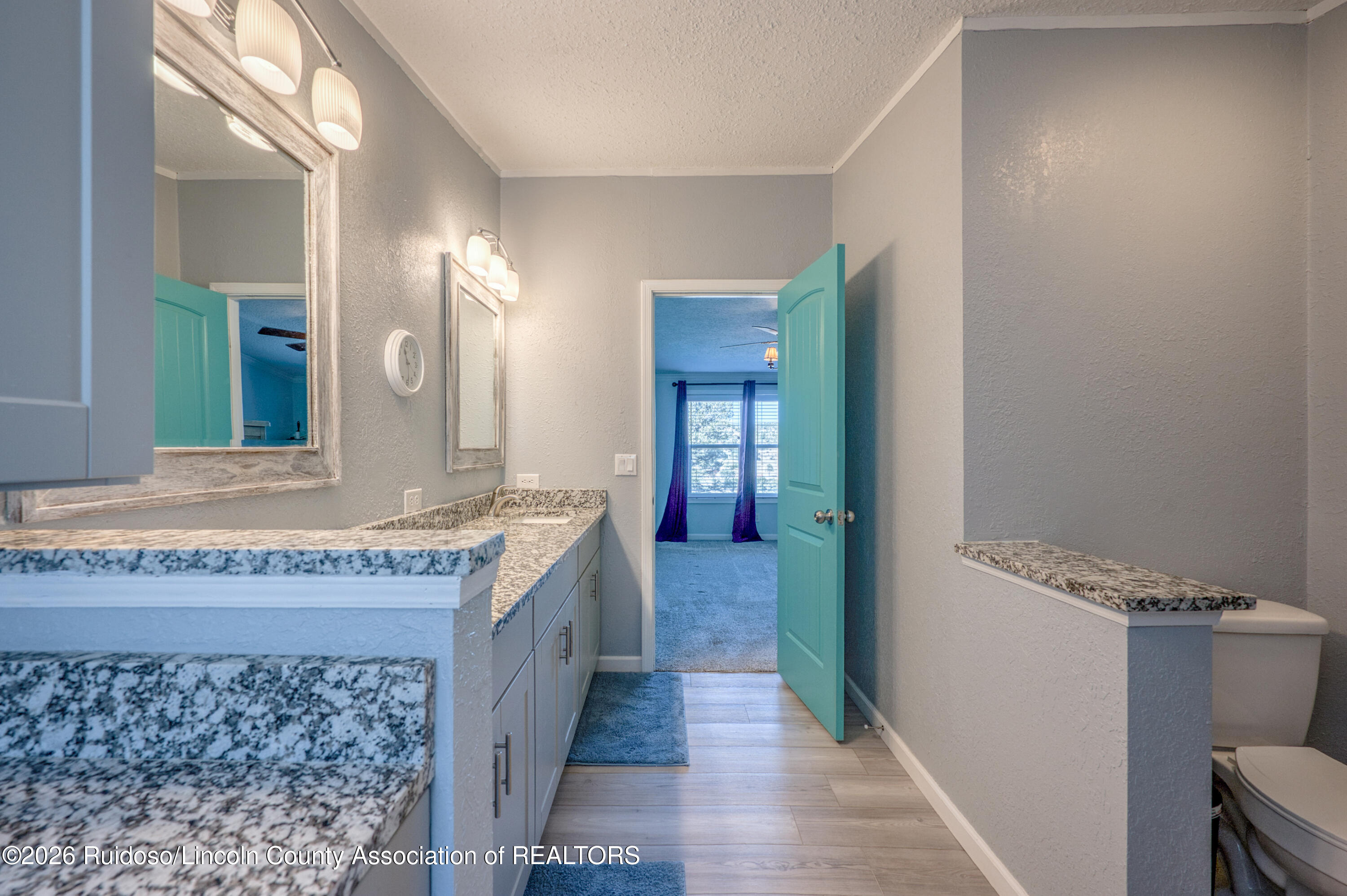 140 W Grand View Road