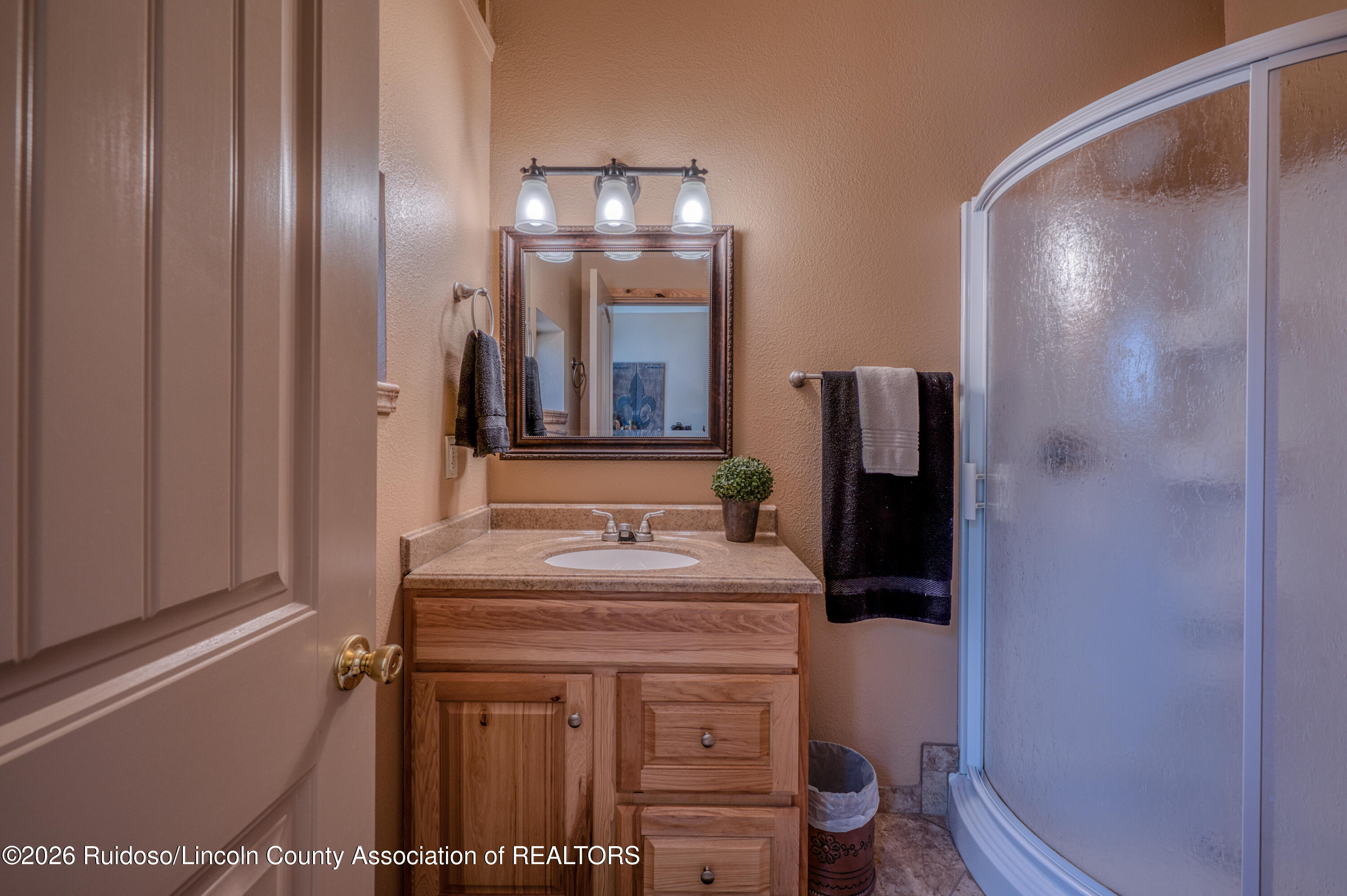 135 Sun Mountain Loop