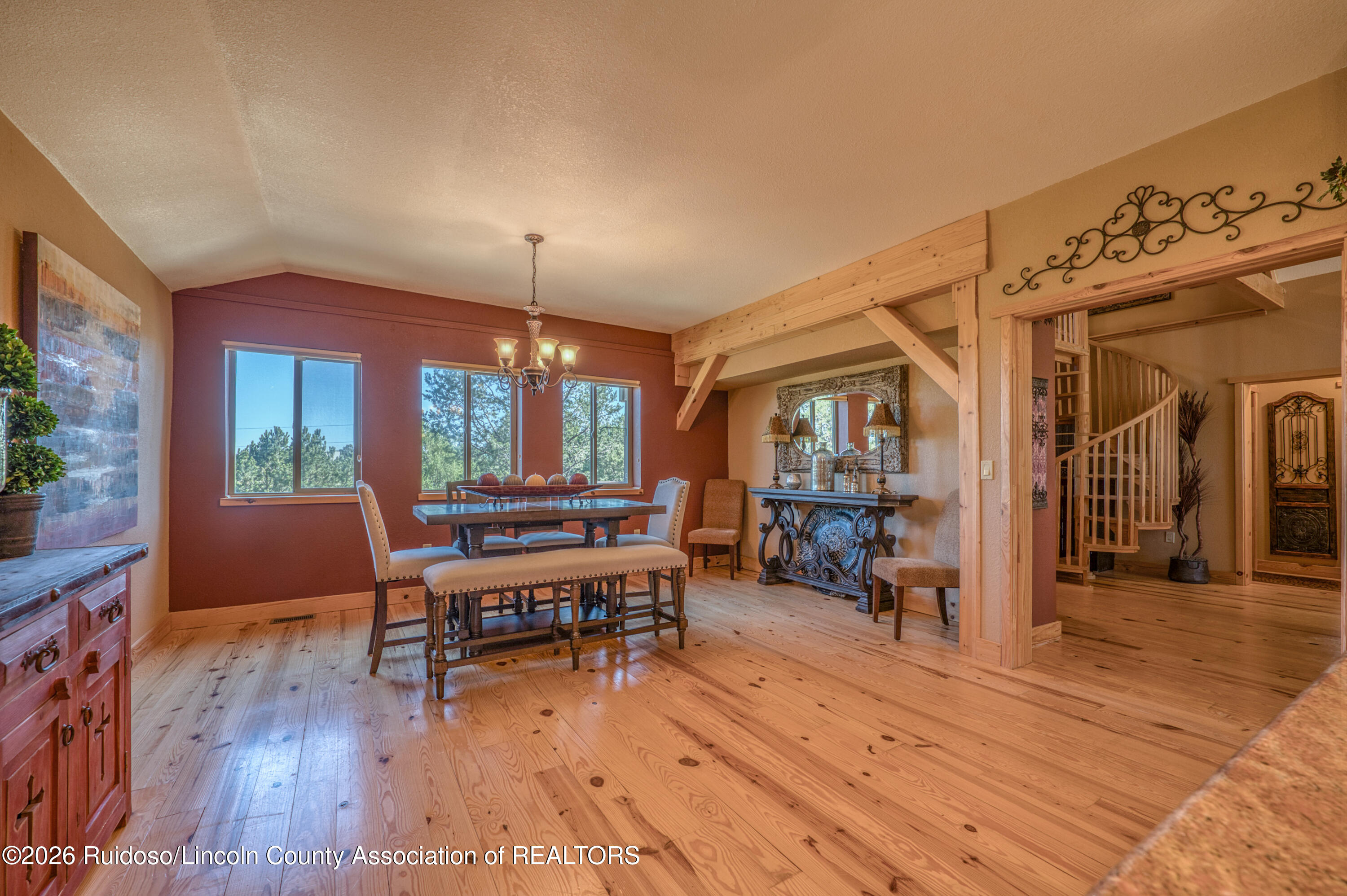 135 Sun Mountain Loop