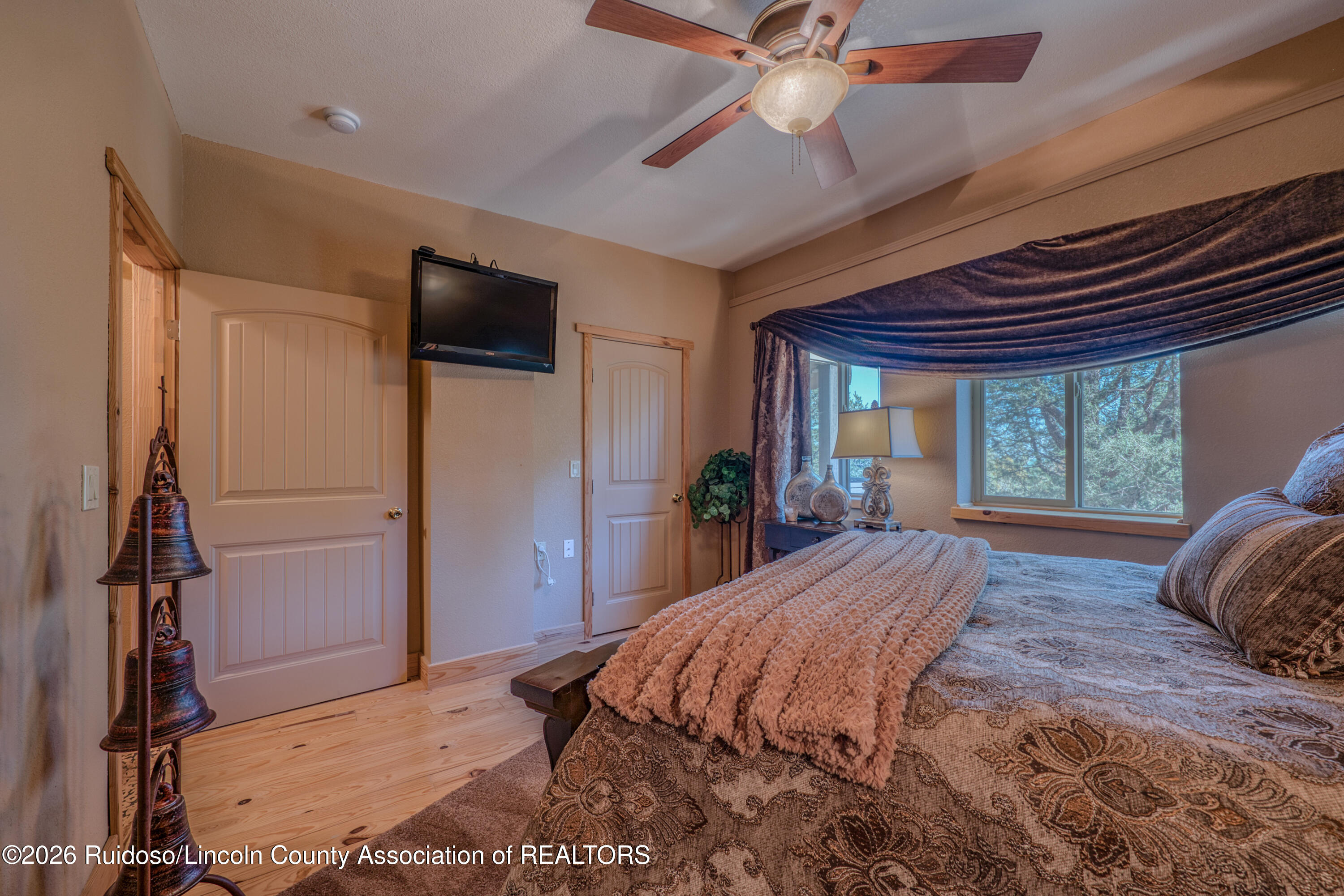 135 Sun Mountain Loop