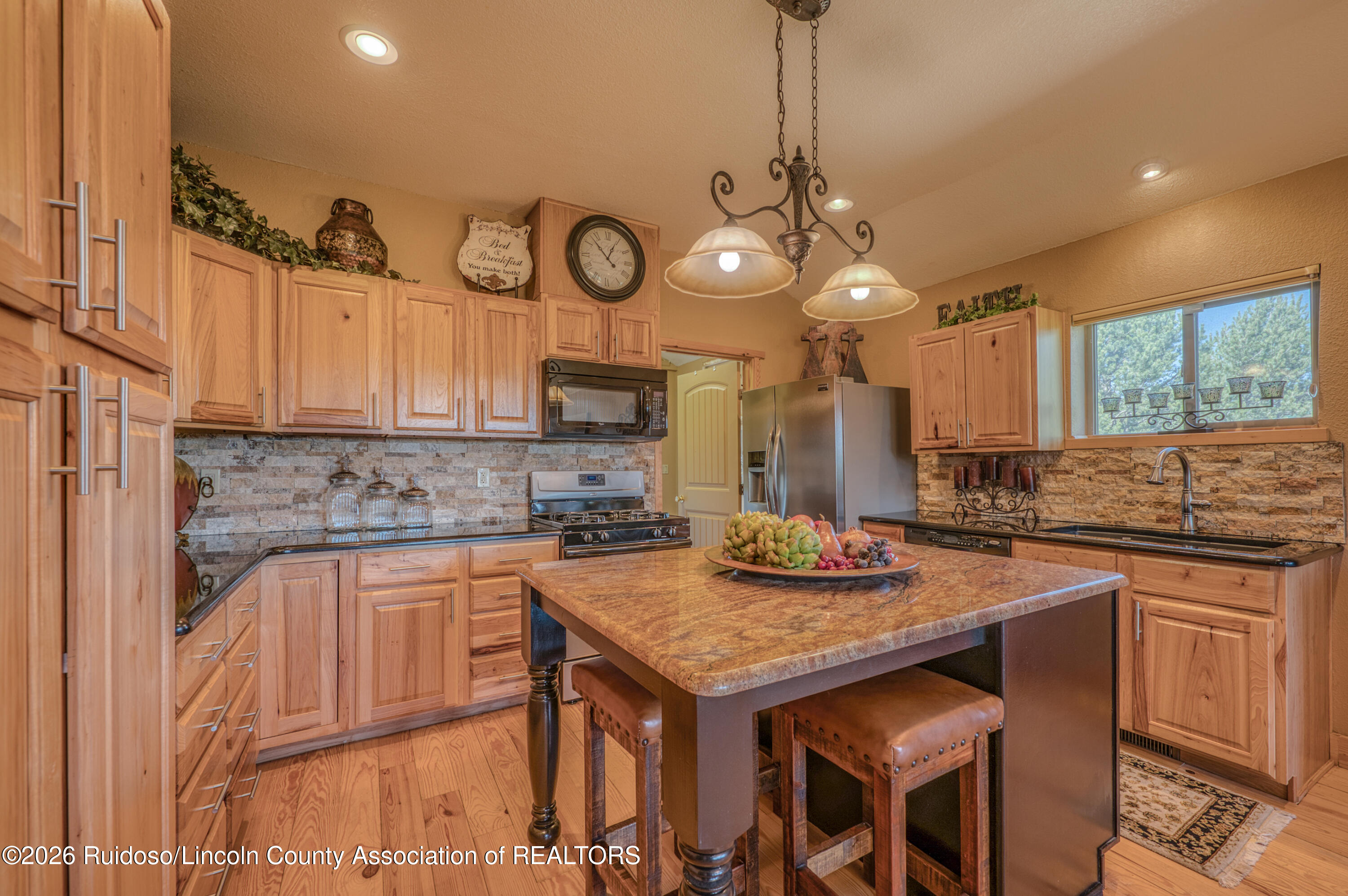 135 Sun Mountain Loop