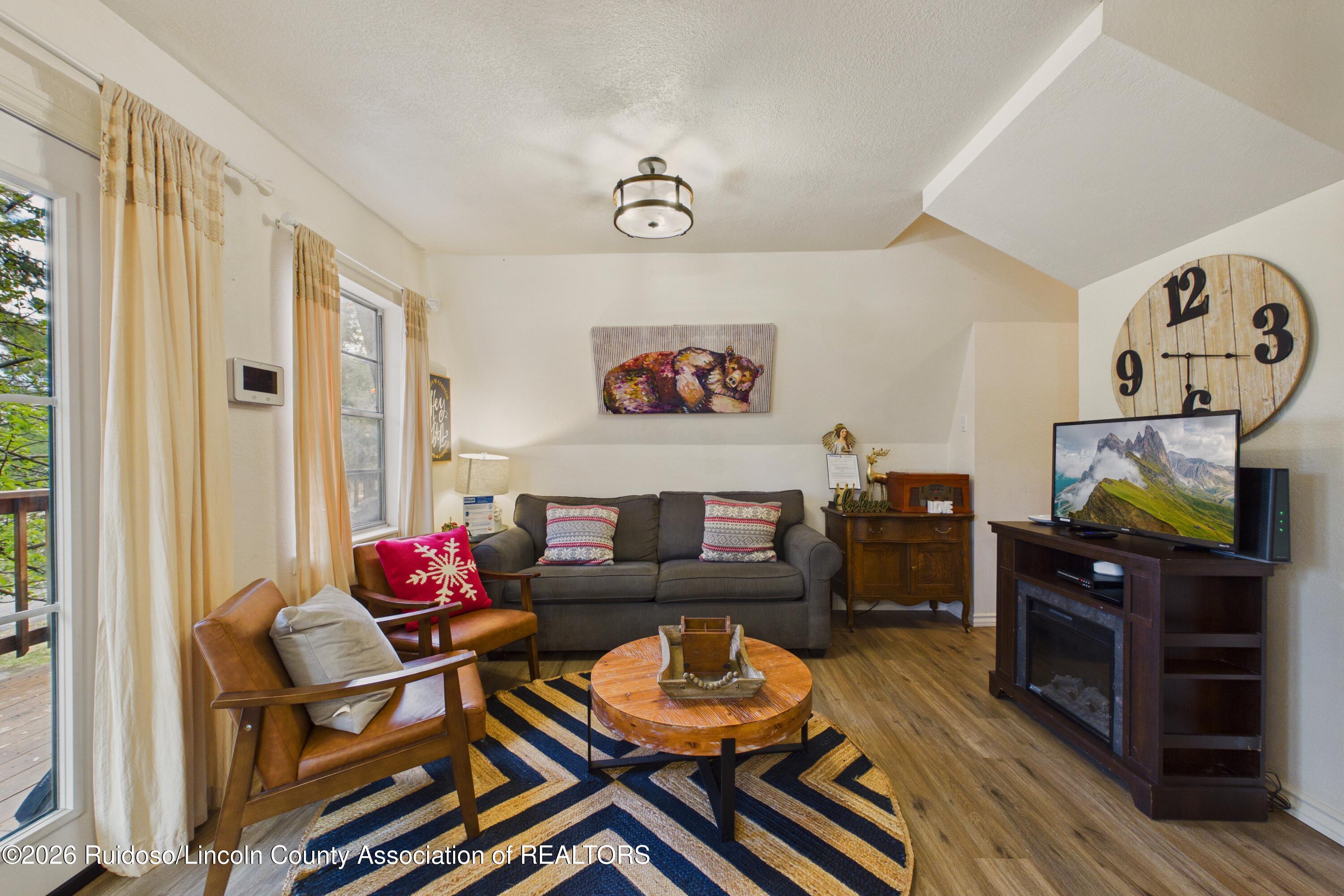 555 2nd Street
