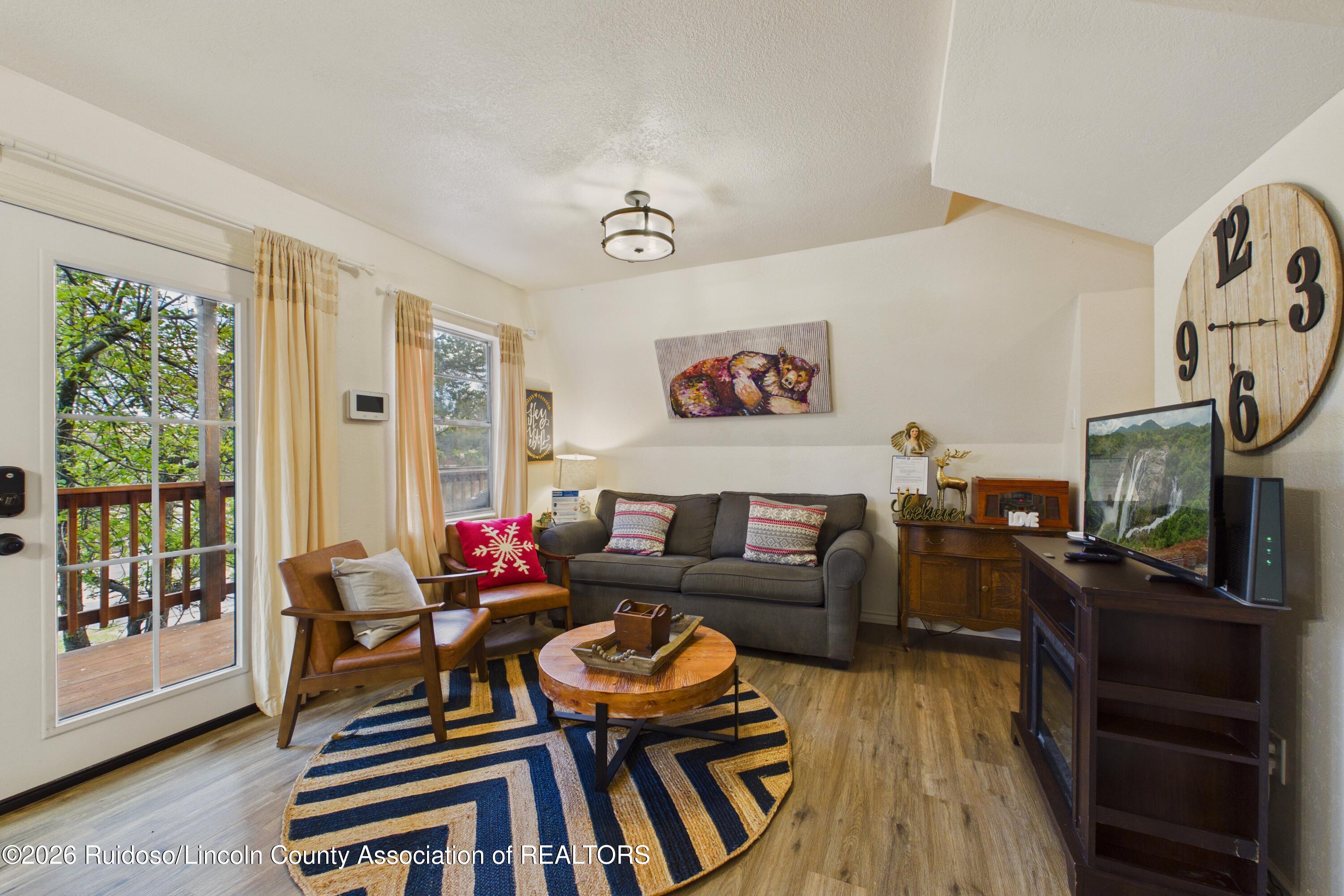 555 2nd Street