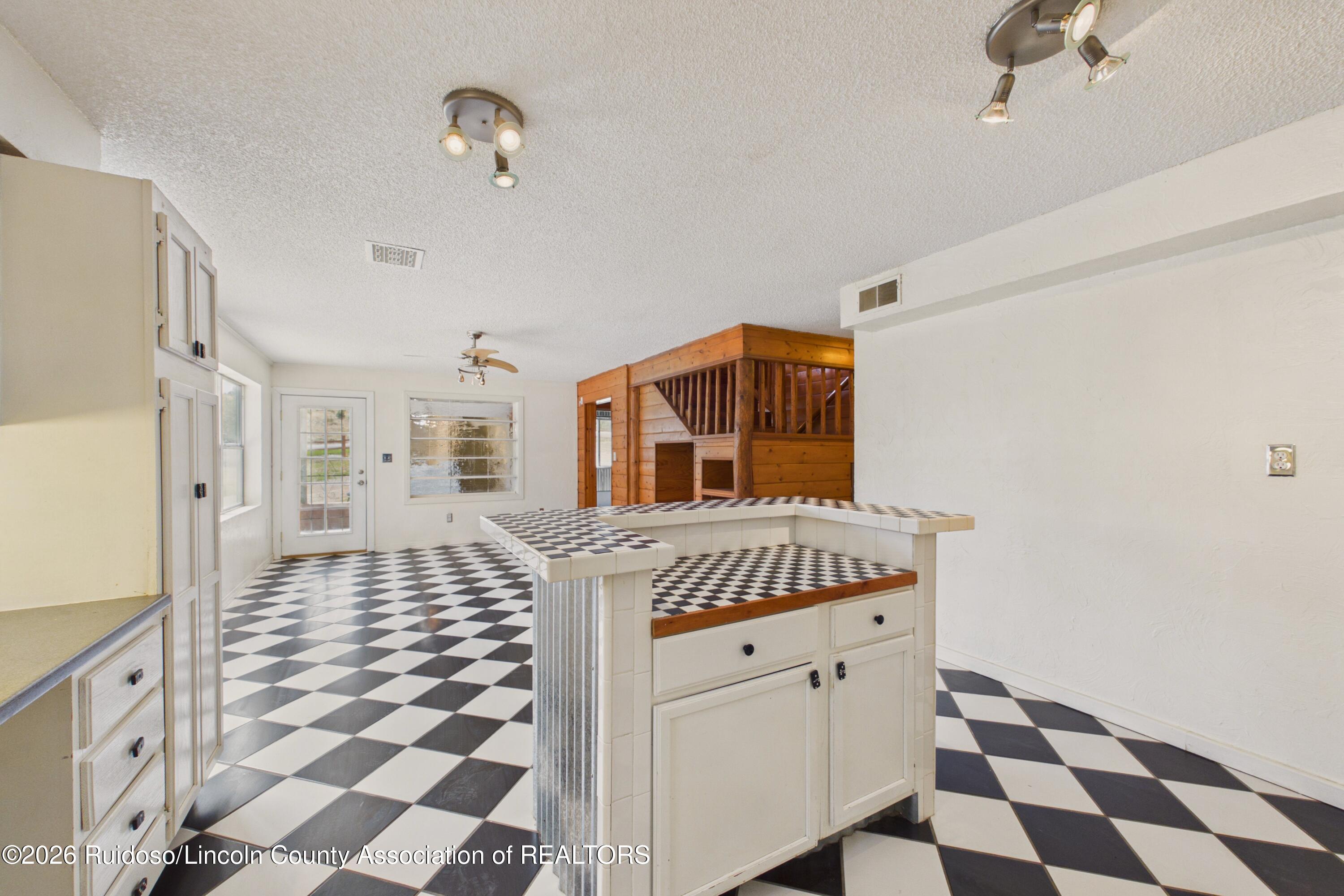 1086 New Mexico 48