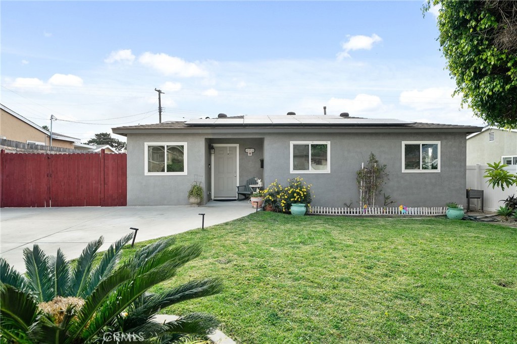 808 W Woodcroft Avenue