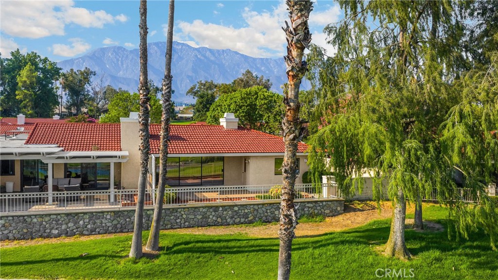 1274 Upland Hills Drive N
