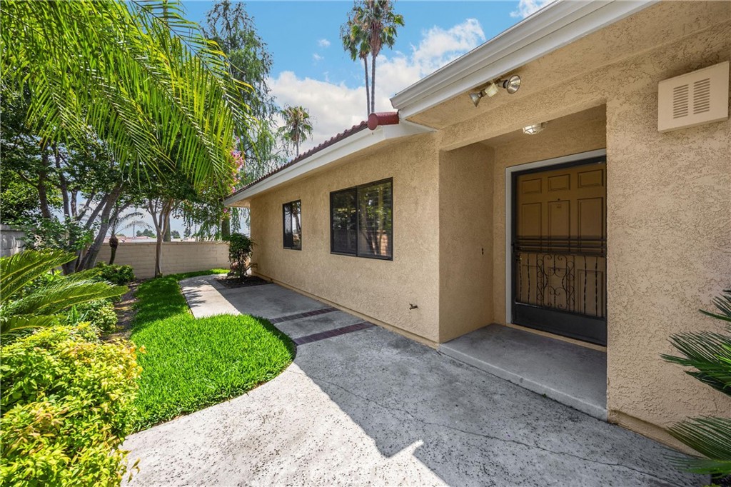 1274 Upland Hills Drive N