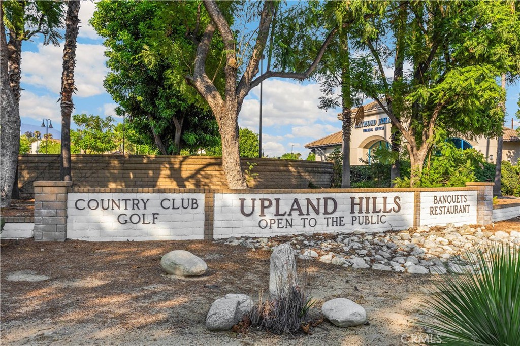 1274 Upland Hills Drive N